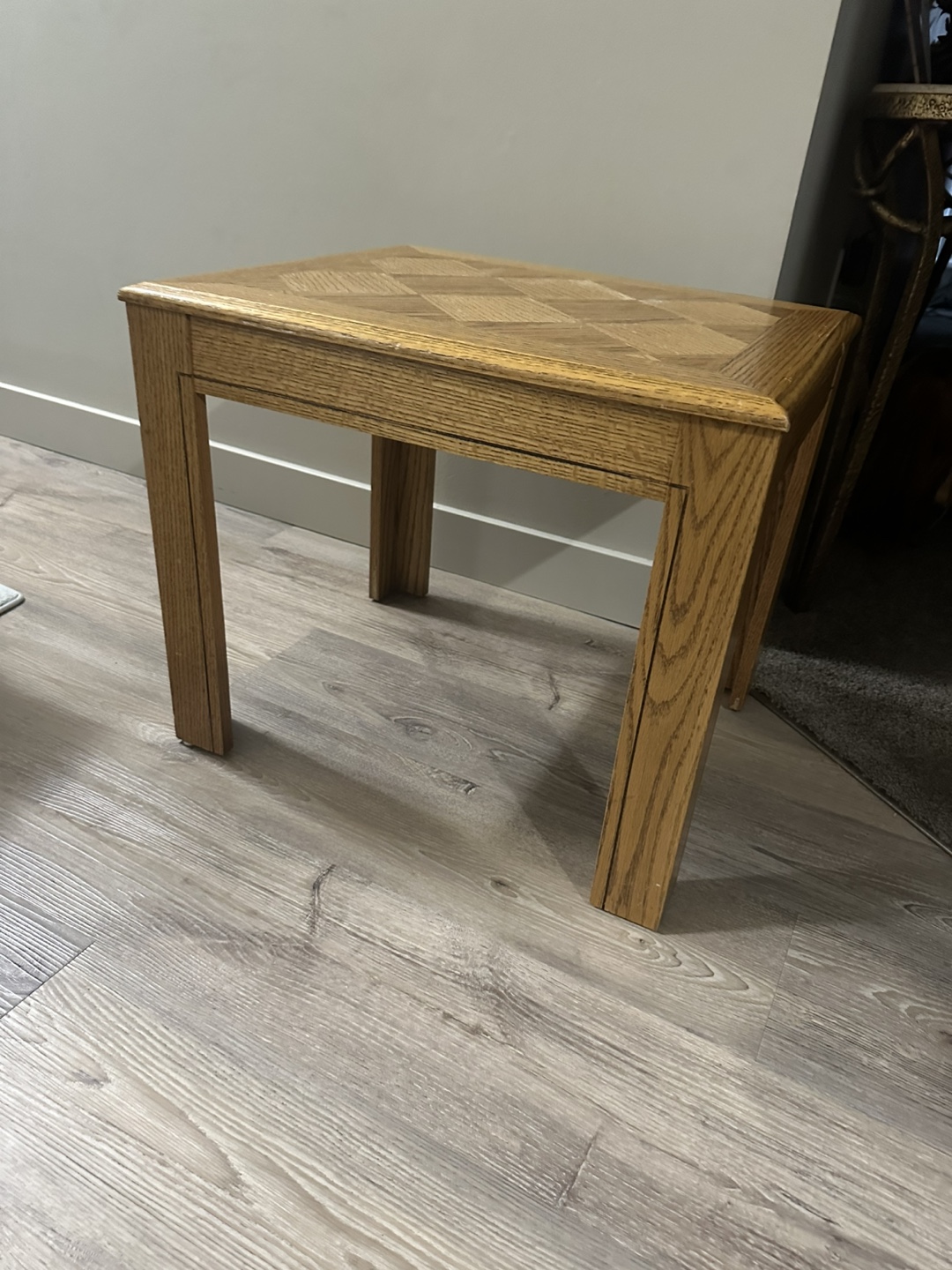 Oak Wood End Table - photo 2