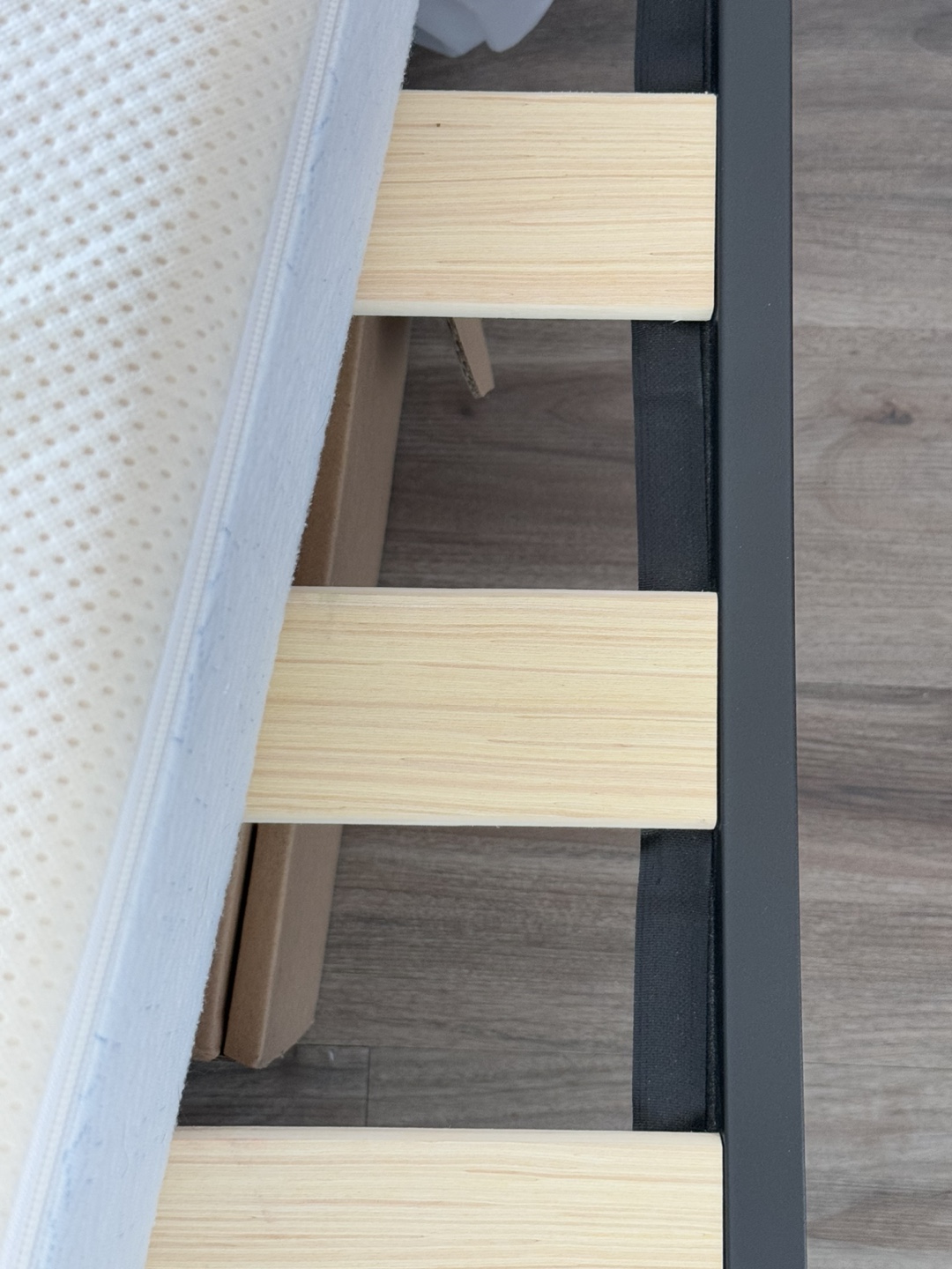 Queen Size Metal Bed Frame - photo 3