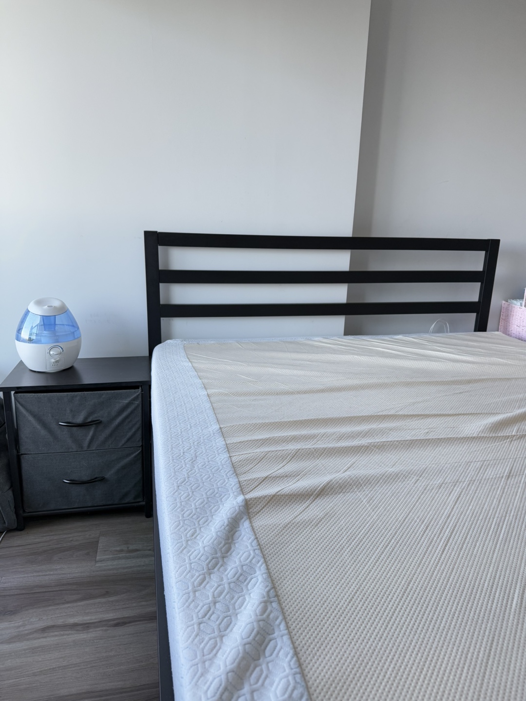 Queen Size Metal Bed Frame - photo 2