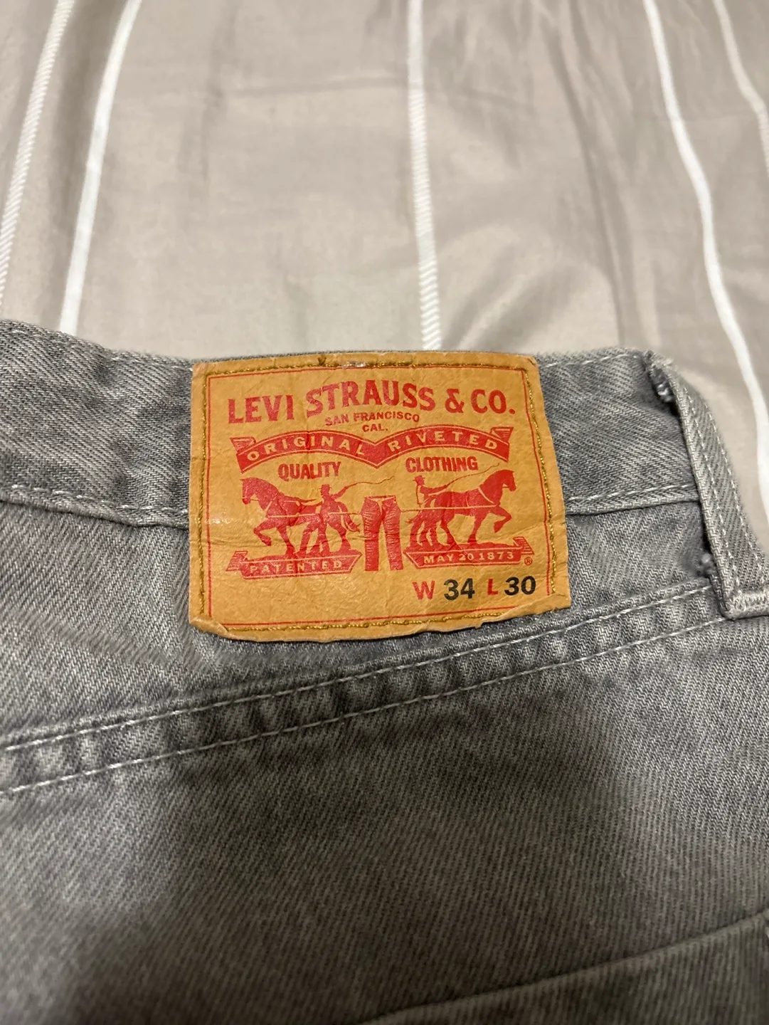 Levi’s Grey Carpenter Pants Men’s W34/L30 image indicator(3)