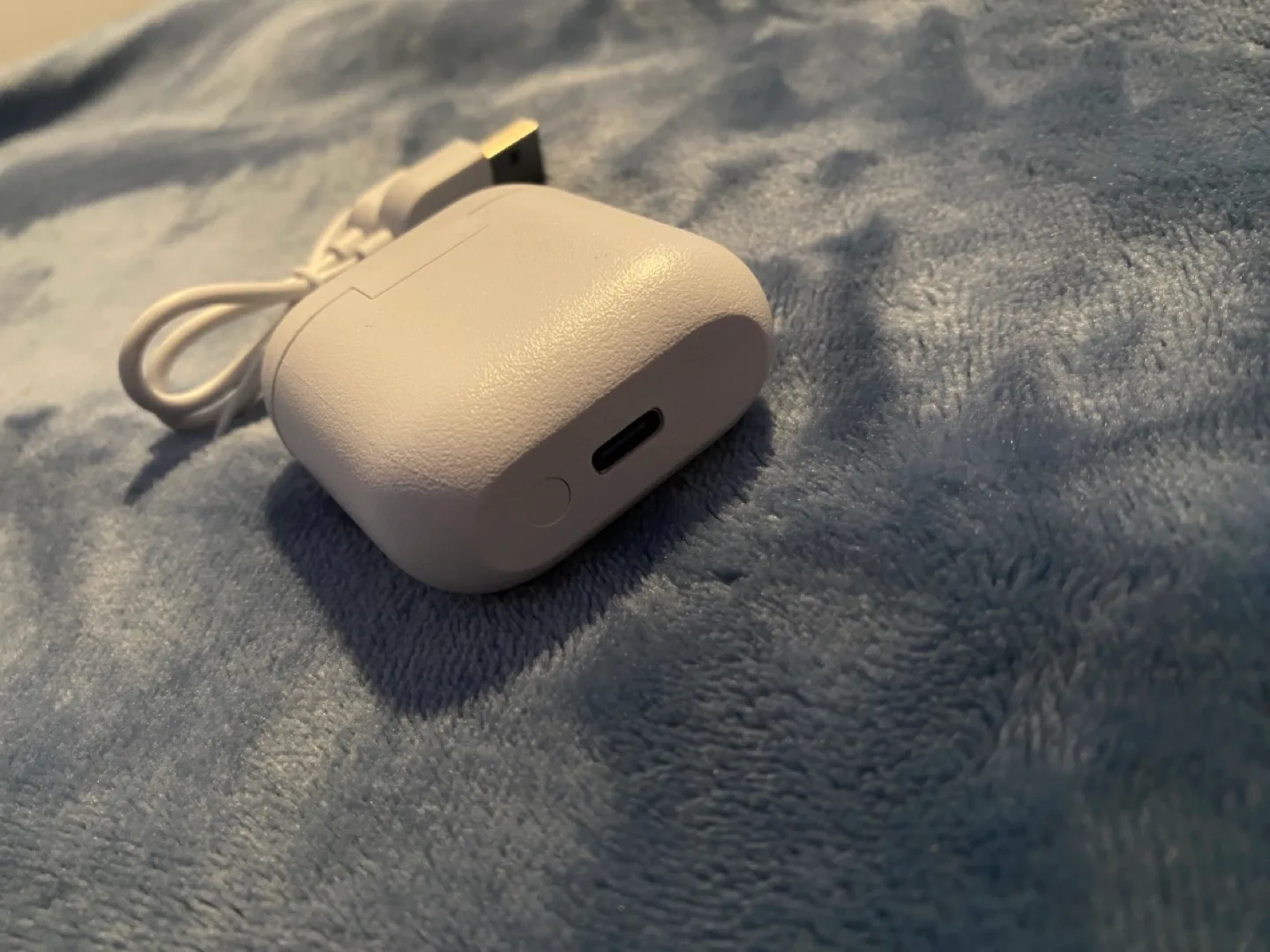 Wireless Earbuds with Charging Case image indicator(2)