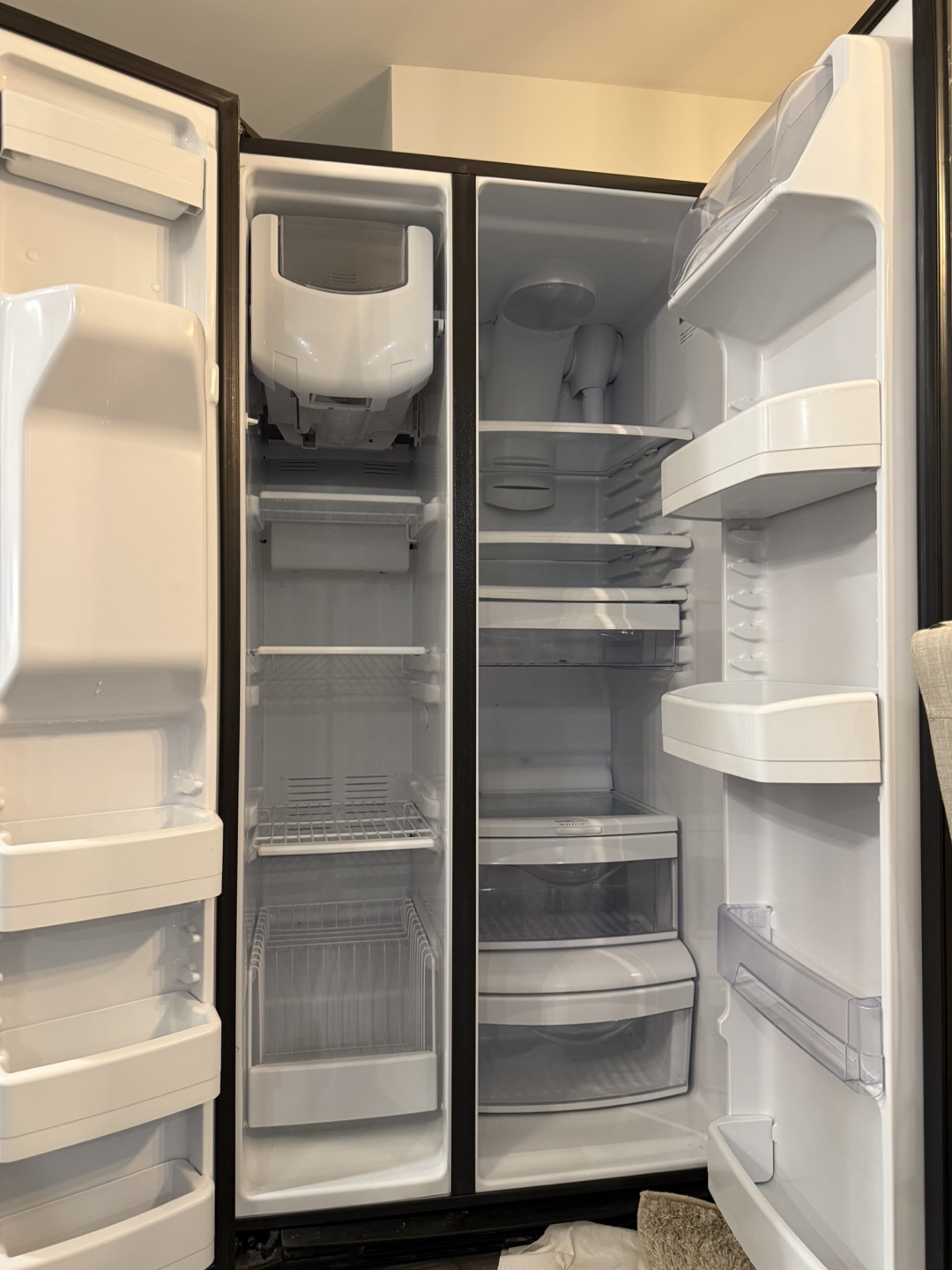 GE Refrigerator - photo 2