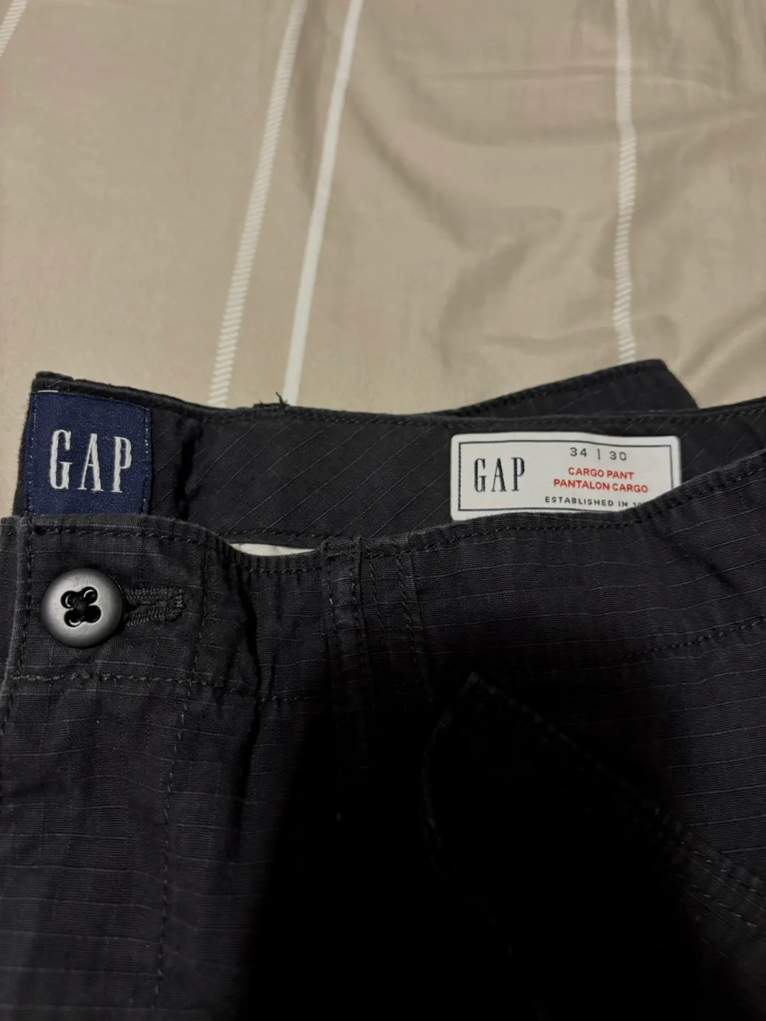 GAP Black Cargo Pants Men’s W34/L30 image indicator(2)