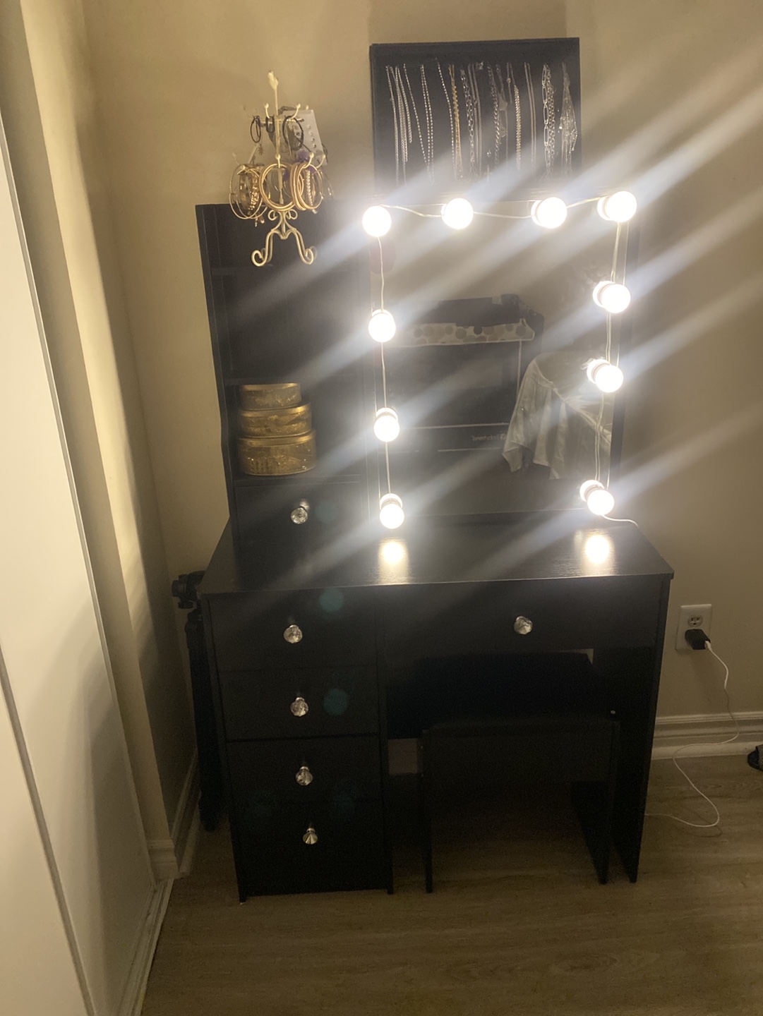 Black Vanity Set with Lights and Mirror - photo 5