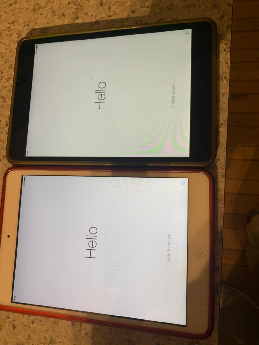 Two iPad Minis for sale image indicator(2)