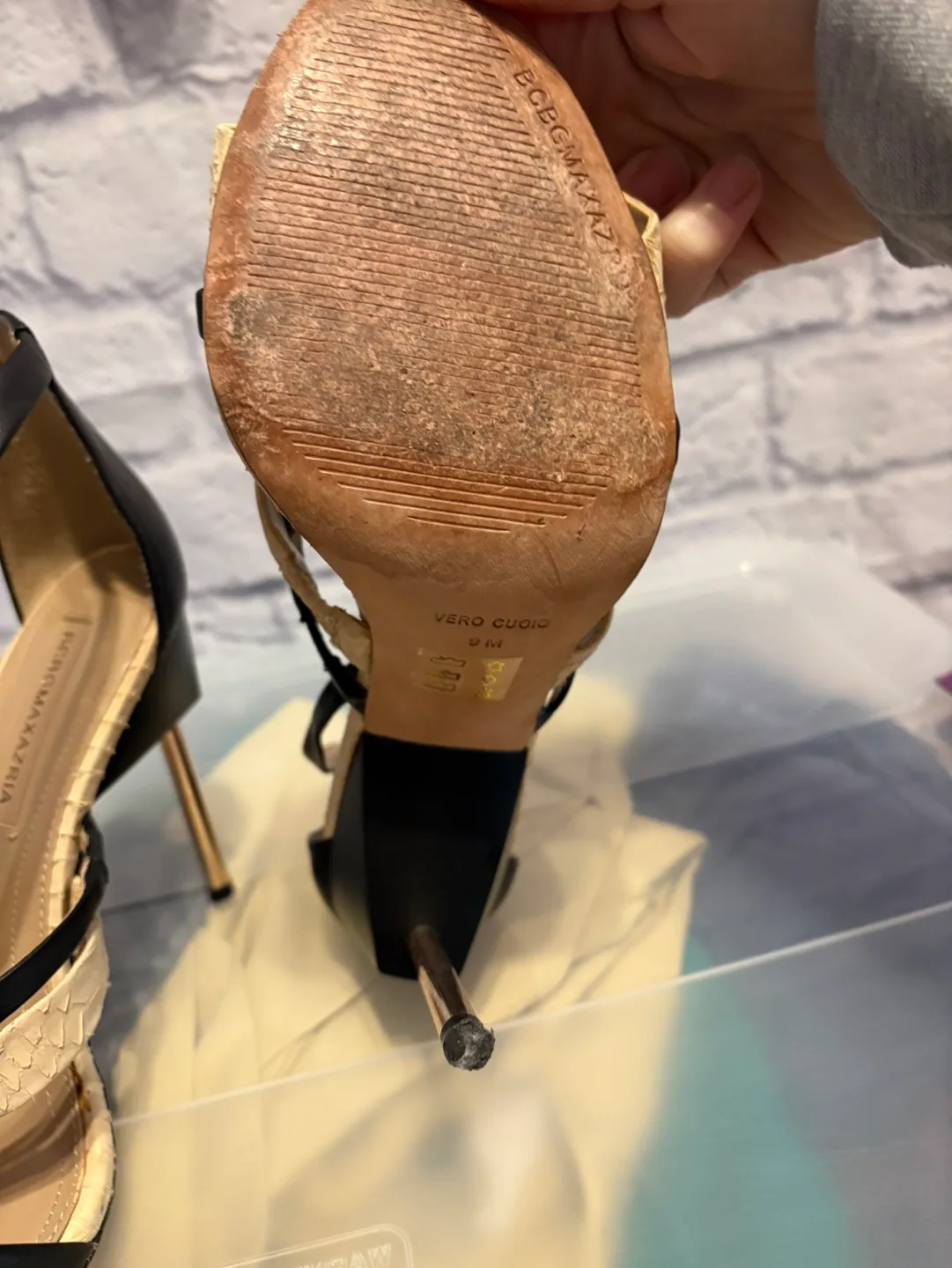 Bcbgmaxazria Snakeskin Heels Size 9 image indicator(5)