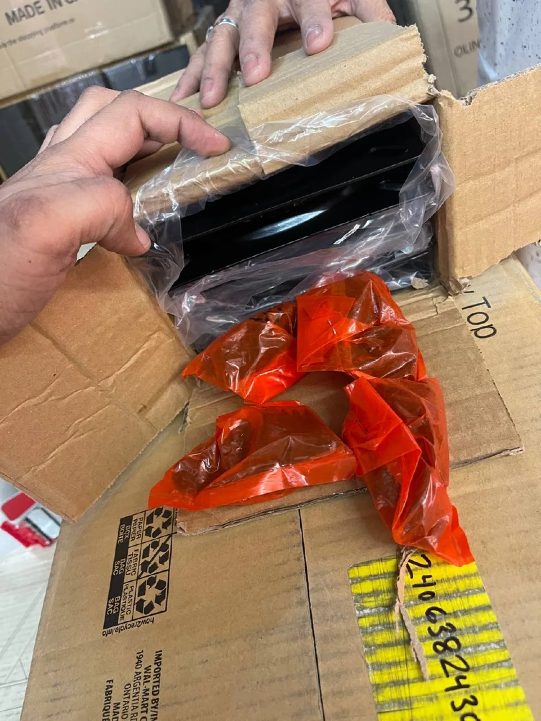 Set of 4 Modern Dining Chairs - Off-White Velvet image indicator(6)