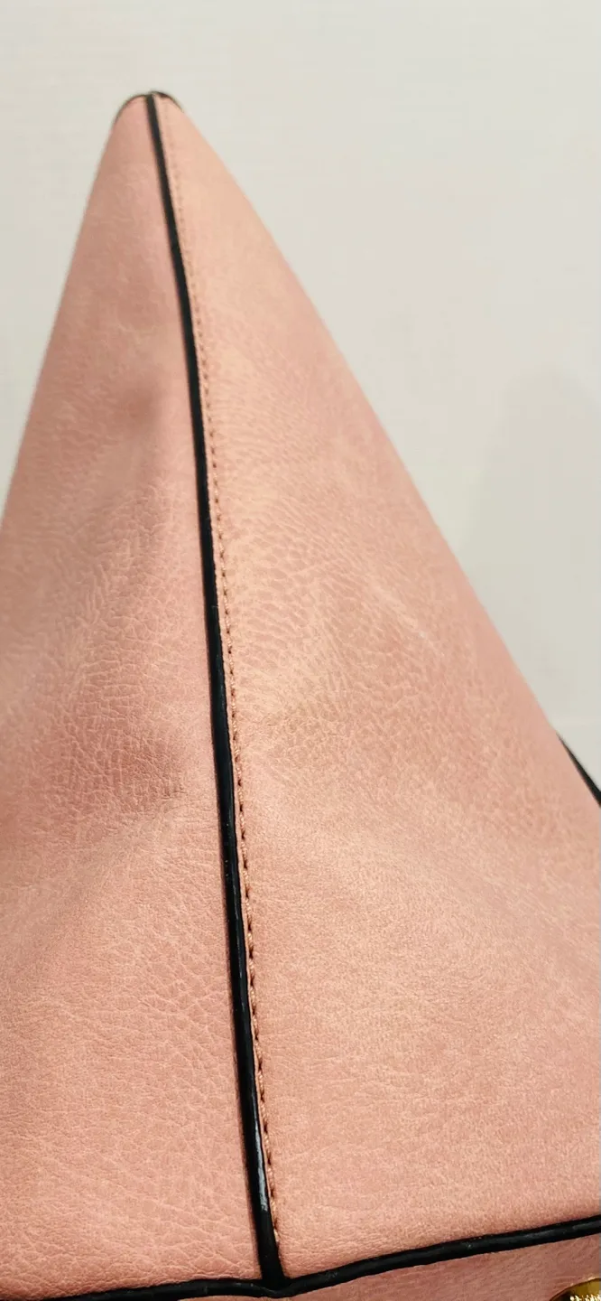 MKF Pink Tote Bag. Cartera espaciosa MKF. image indicator(4)