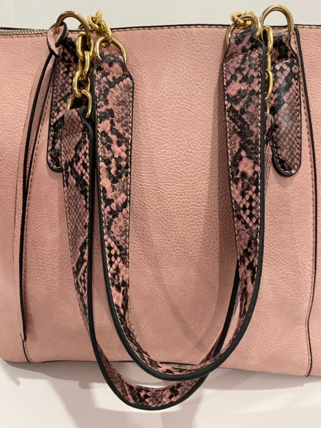 MKF Pink Tote Bag. Cartera espaciosa MKF. image indicator(9)