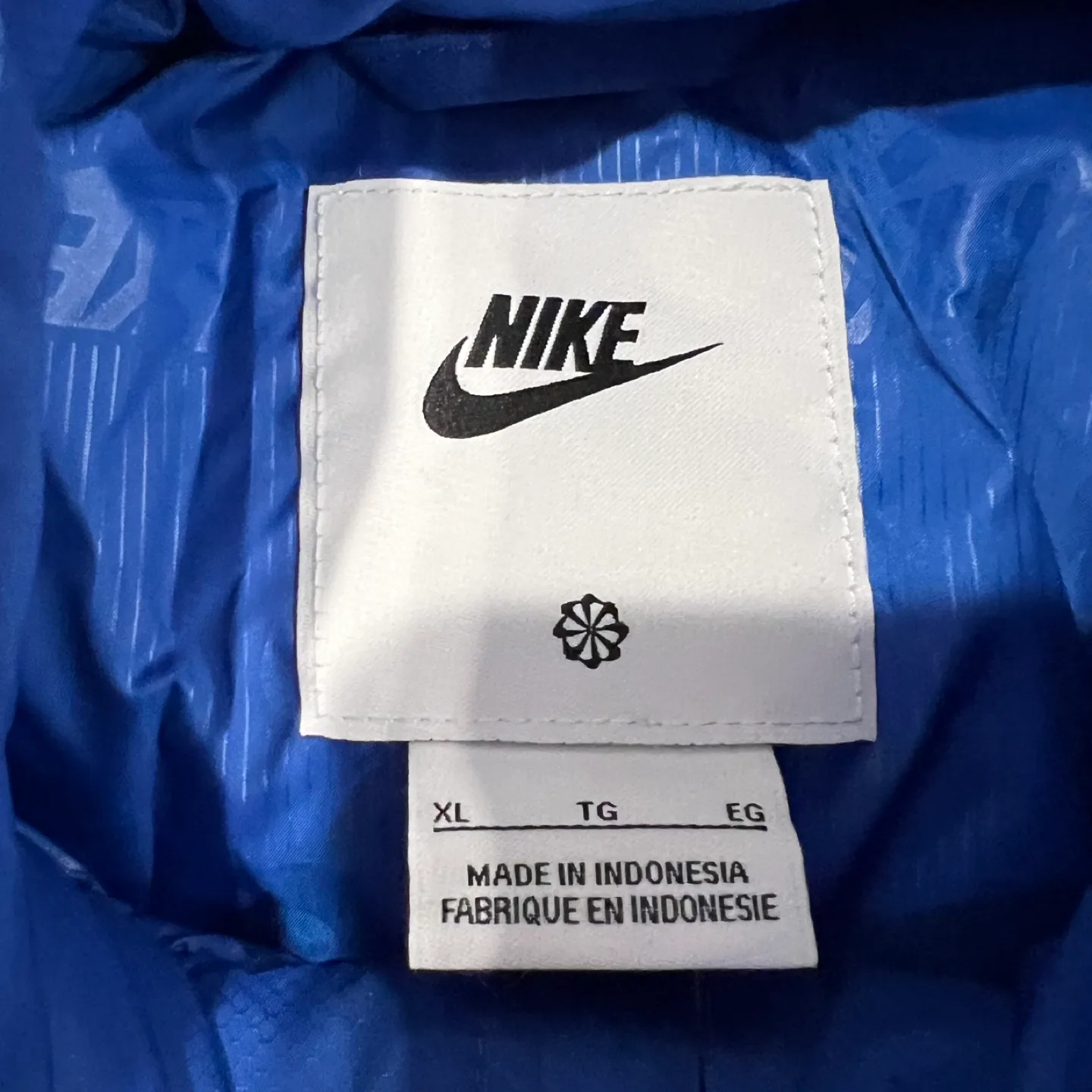 Nike Sportswear Club Futura Logo Puffer Jacket Men Size XL image indicator(4)