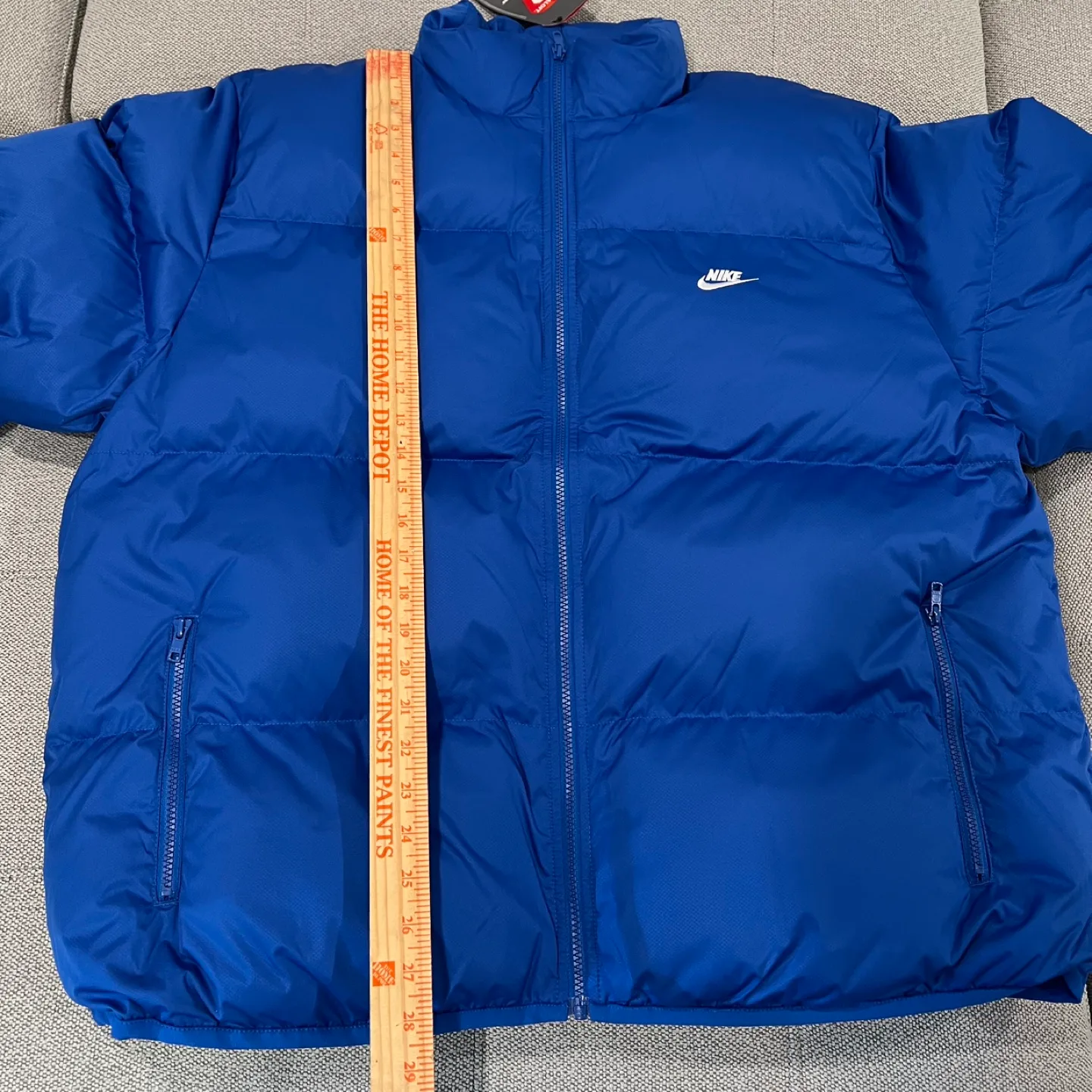 Nike Sportswear Club Futura Logo Puffer Jacket Men Size XL image indicator(7)