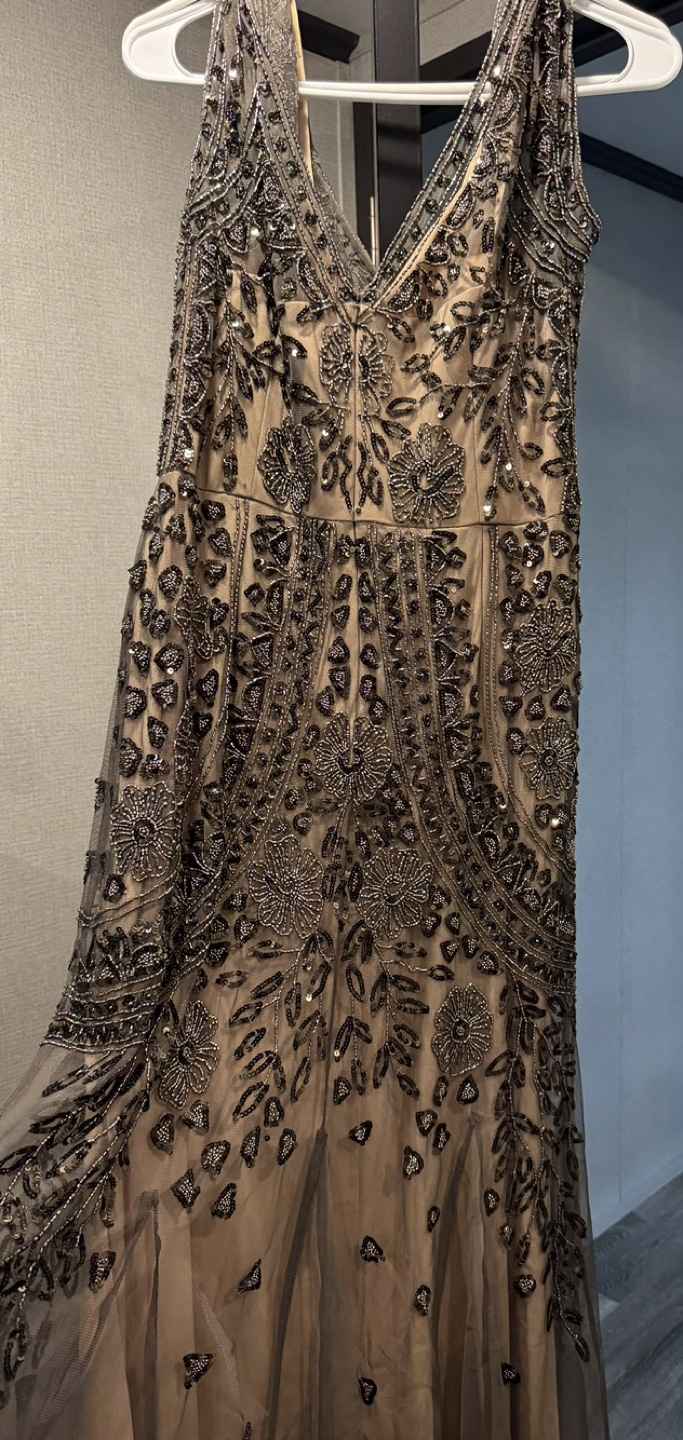Oleg Cassini Beaded Gown, Size 12 - photo 2