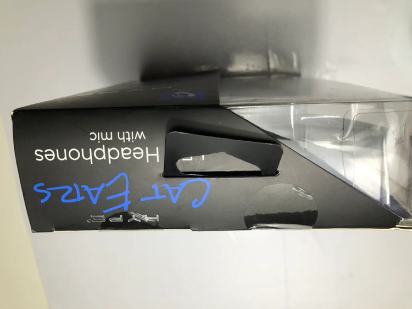 Hype Cat Ears LED Headphones with Mic image indicator(3)