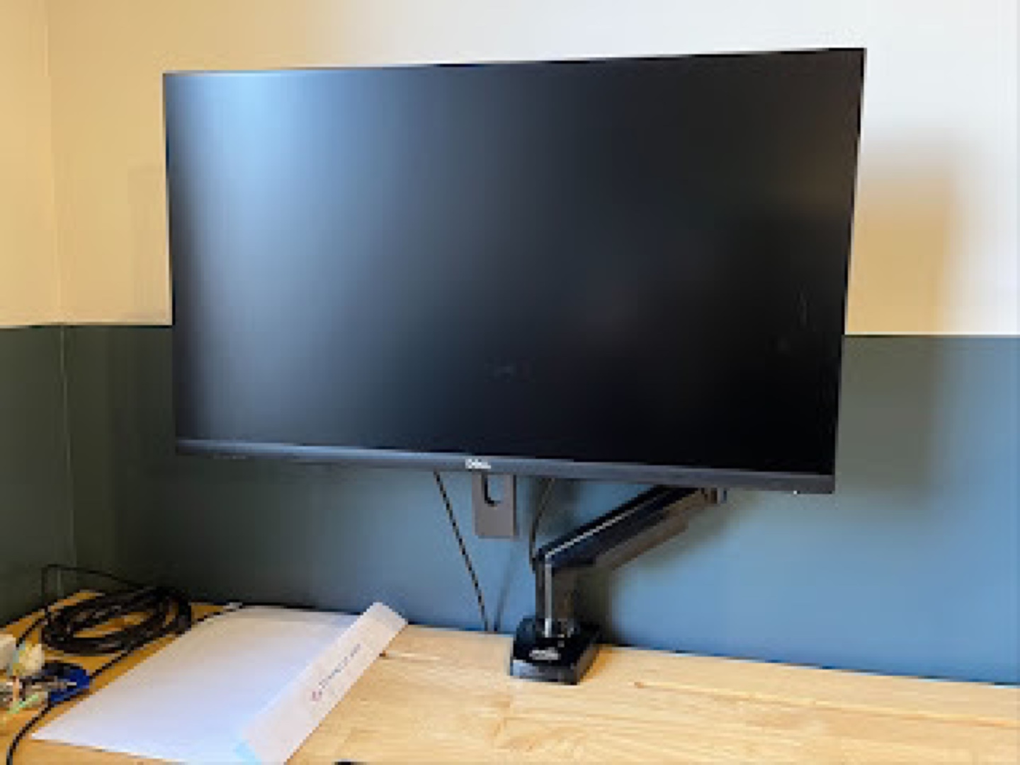 Dell Monitor with Adjustable Arm