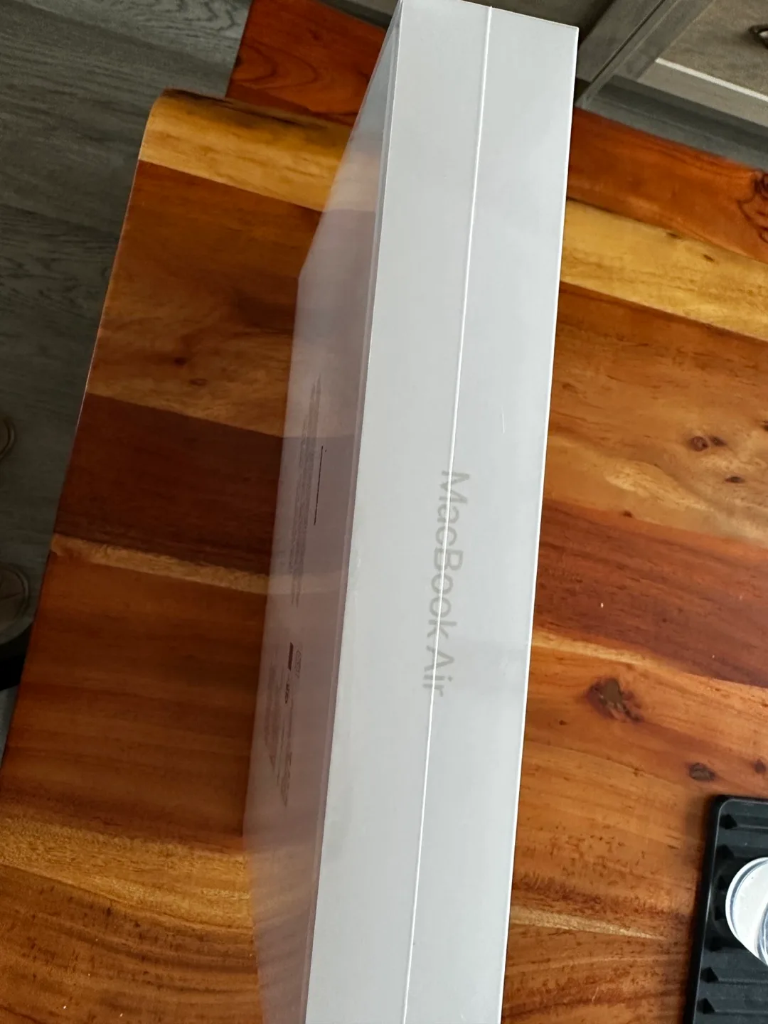 New MacBook Air 13-inch Apple M2 Chip - 16GB RAM, 256GB SSD image indicator(2)