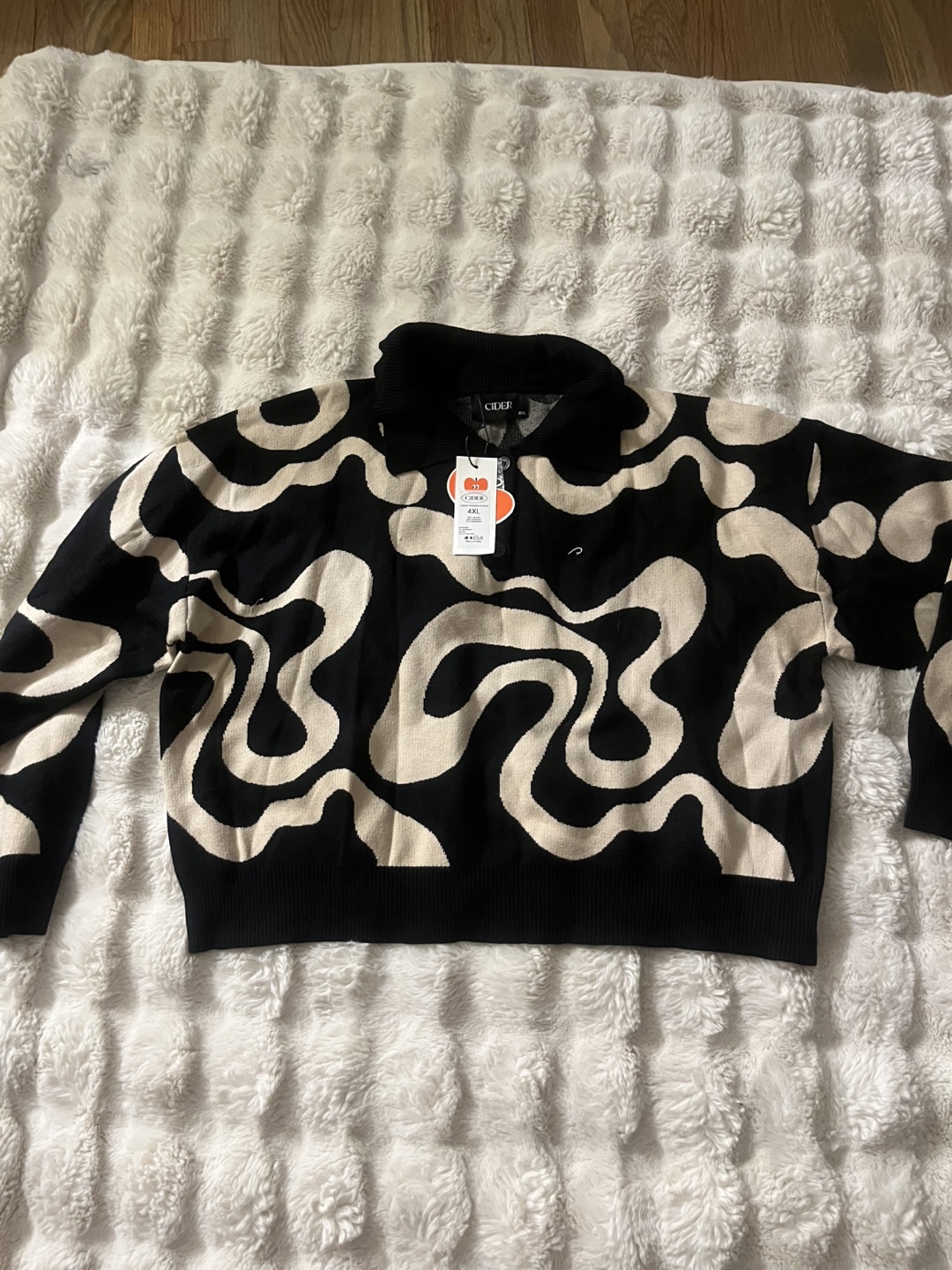 Cider Black and Cream Abstract Print Cropped Collared Sweater - photo 3