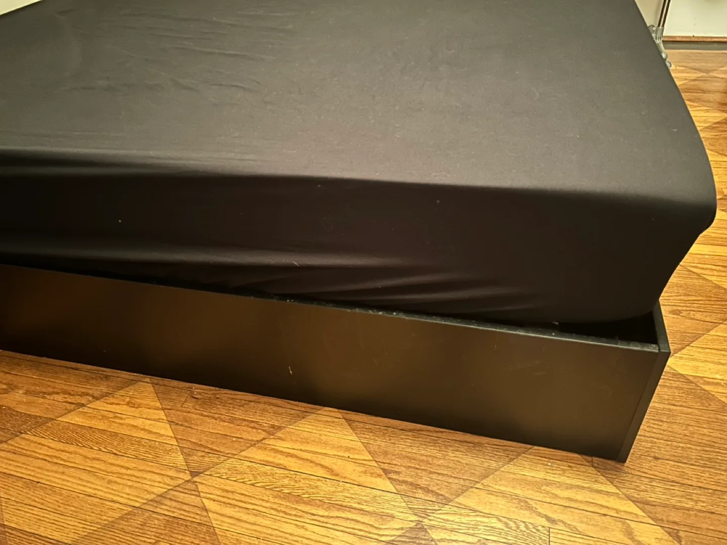 Queen Platform Bed Frame with Three Drawers - Black image indicator(4)