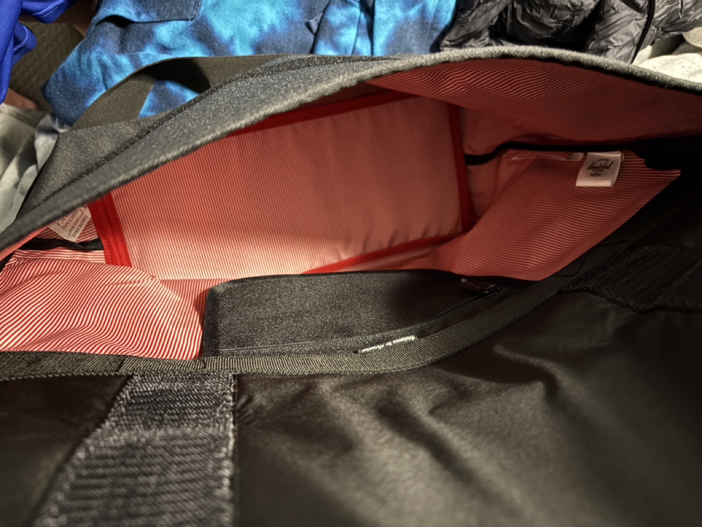Herschel Supply Co. Black Messenger Bag - photo 2