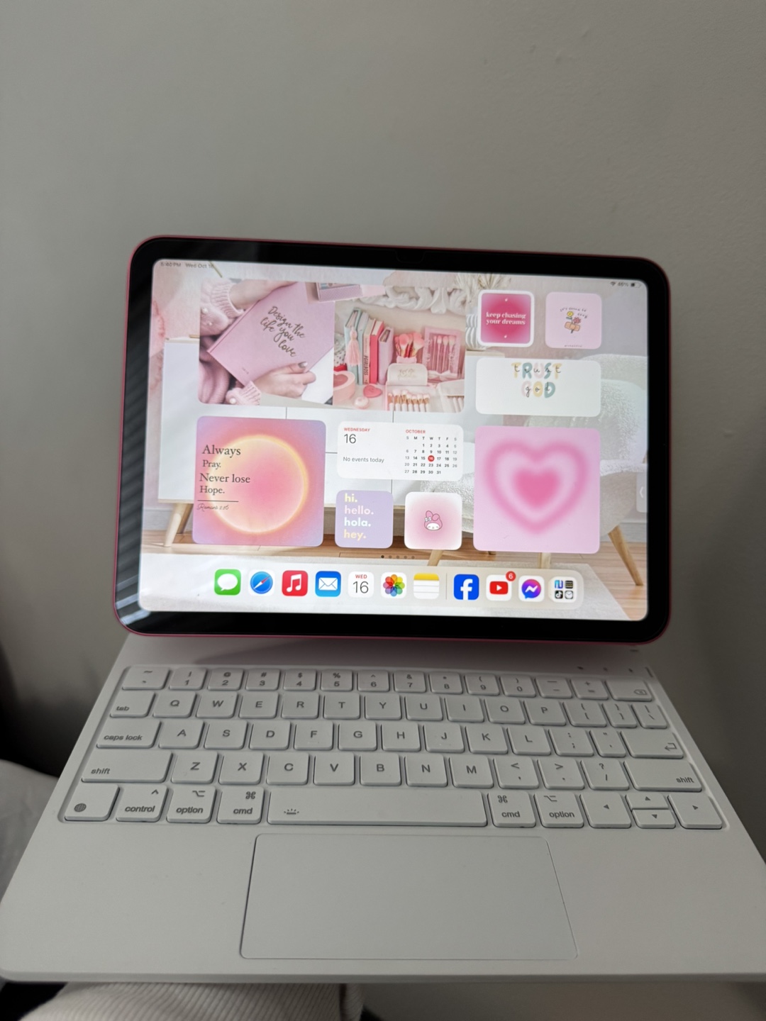 iPad 10th Generation Pink with Keyboard and Case - photo 4
