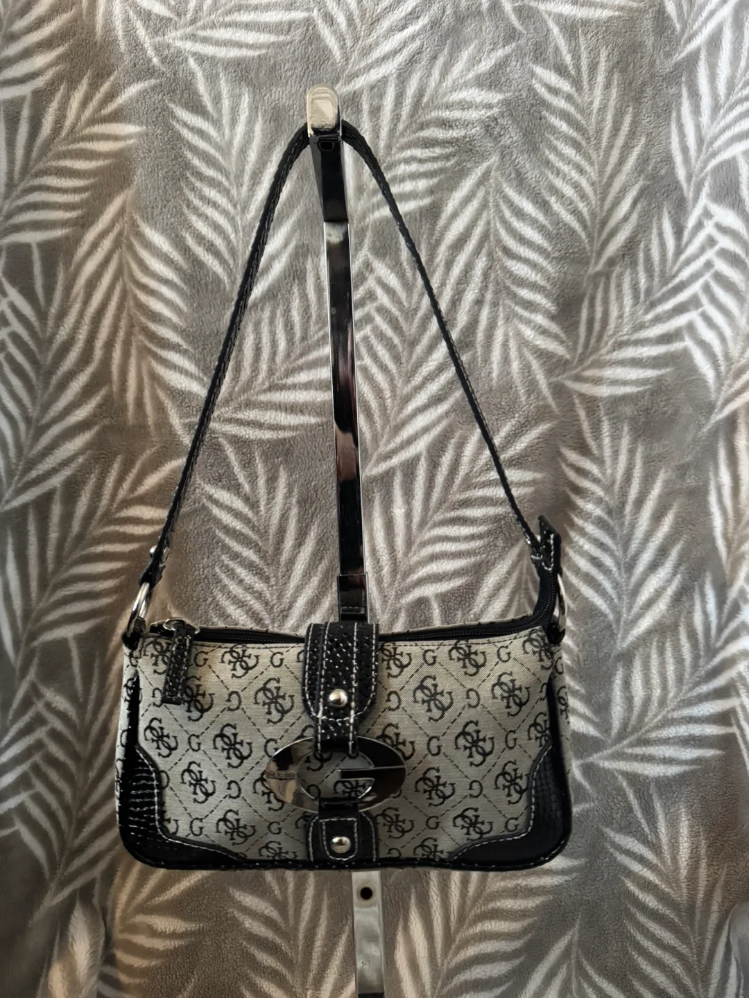 y2k guess mini shoulder bag thumbnail