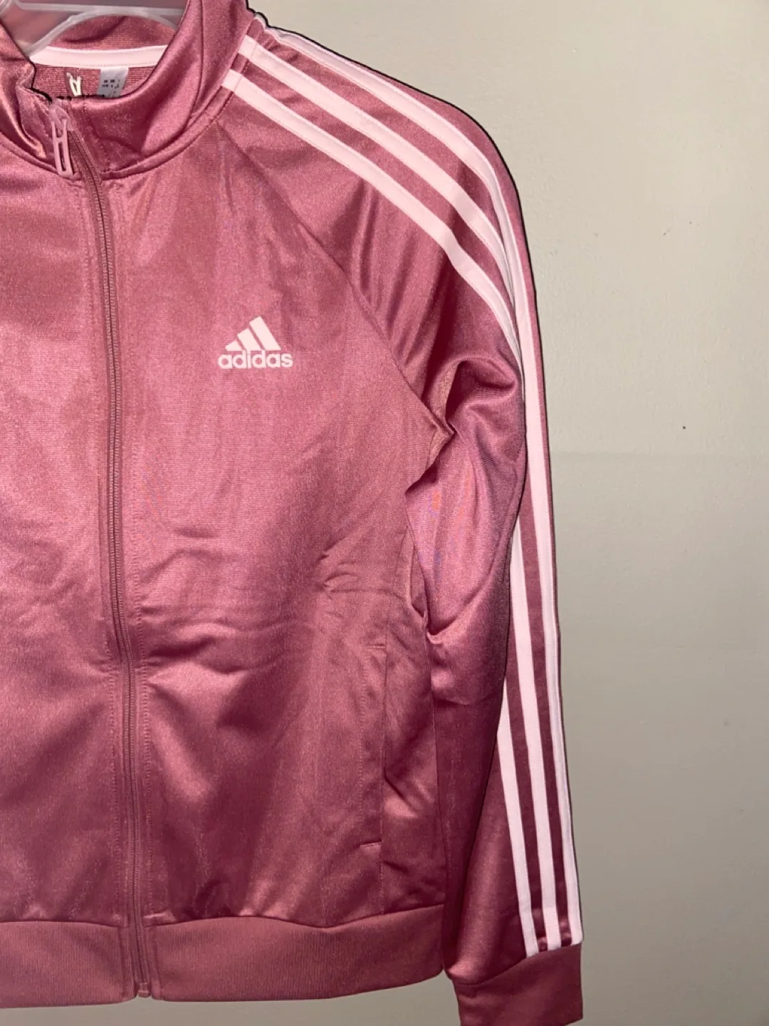 BNWT Adidas Women’s Essentials 3-stripes track top size M image indicator(4)