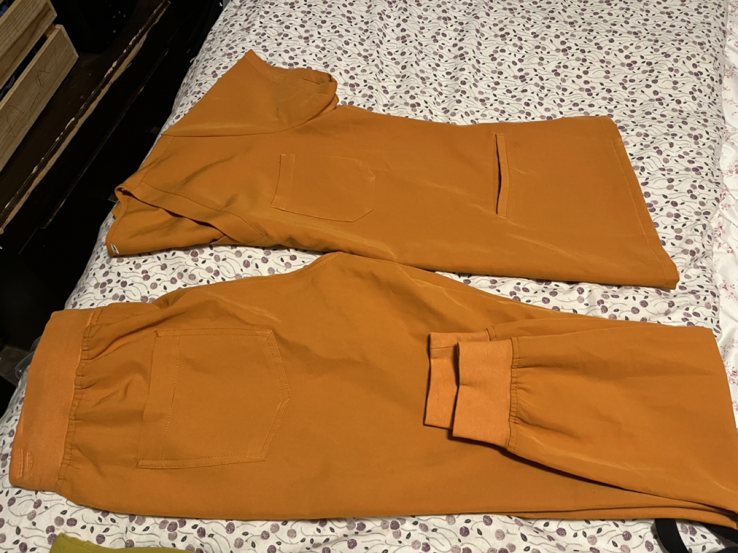 Women's Clothing Bundle: Scrubs & Knitwear - photo 2