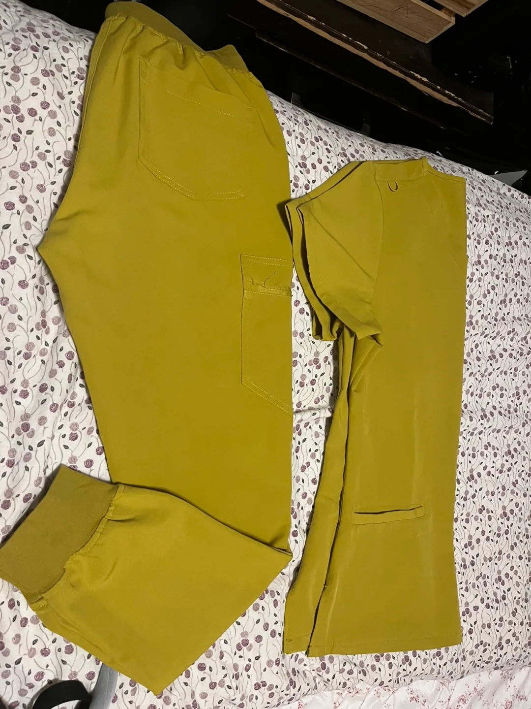 Women's Clothing Bundle: Scrubs & Knitwear thumbnail