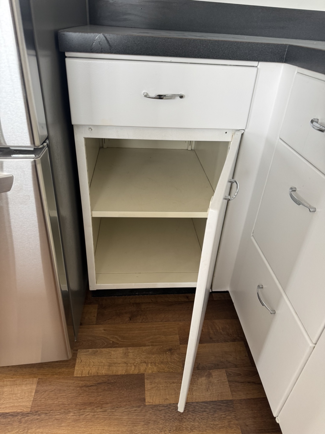 White metal  Kitchen Cabinets - photo 3
