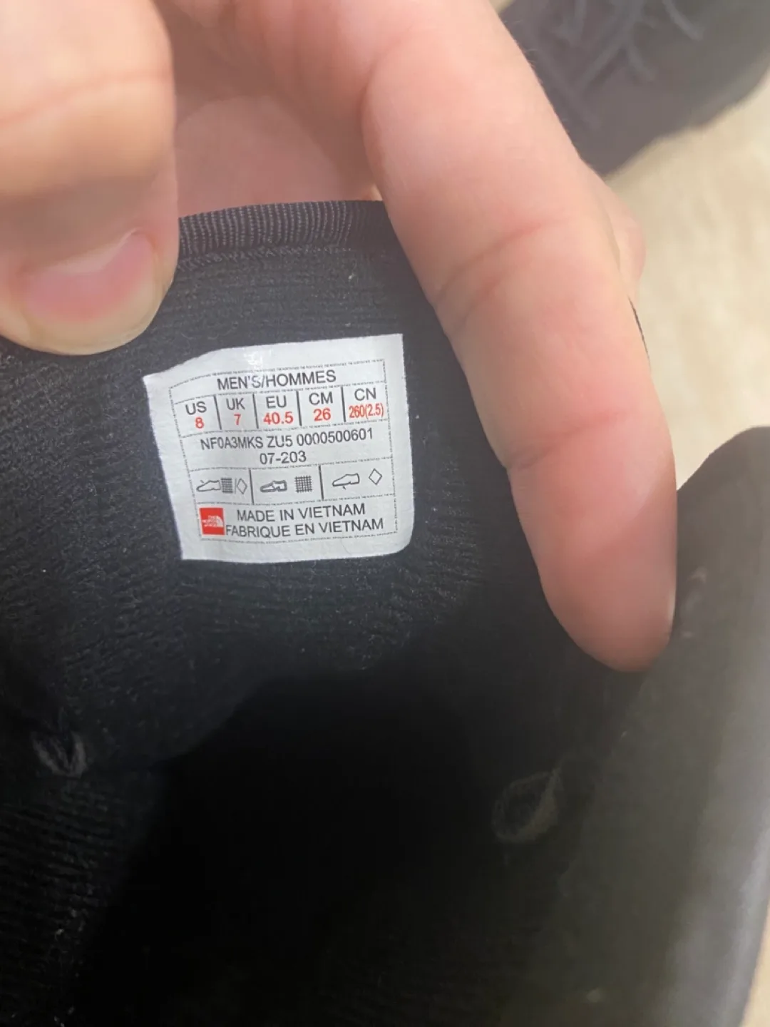 Snow boots, vans classic sneaker, the other boots image indicator(2)