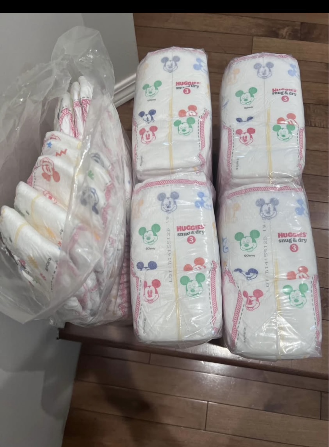 Bulk Baby Diapers - Huggies & Pampers - Sizes 1 & 3 - photo 2