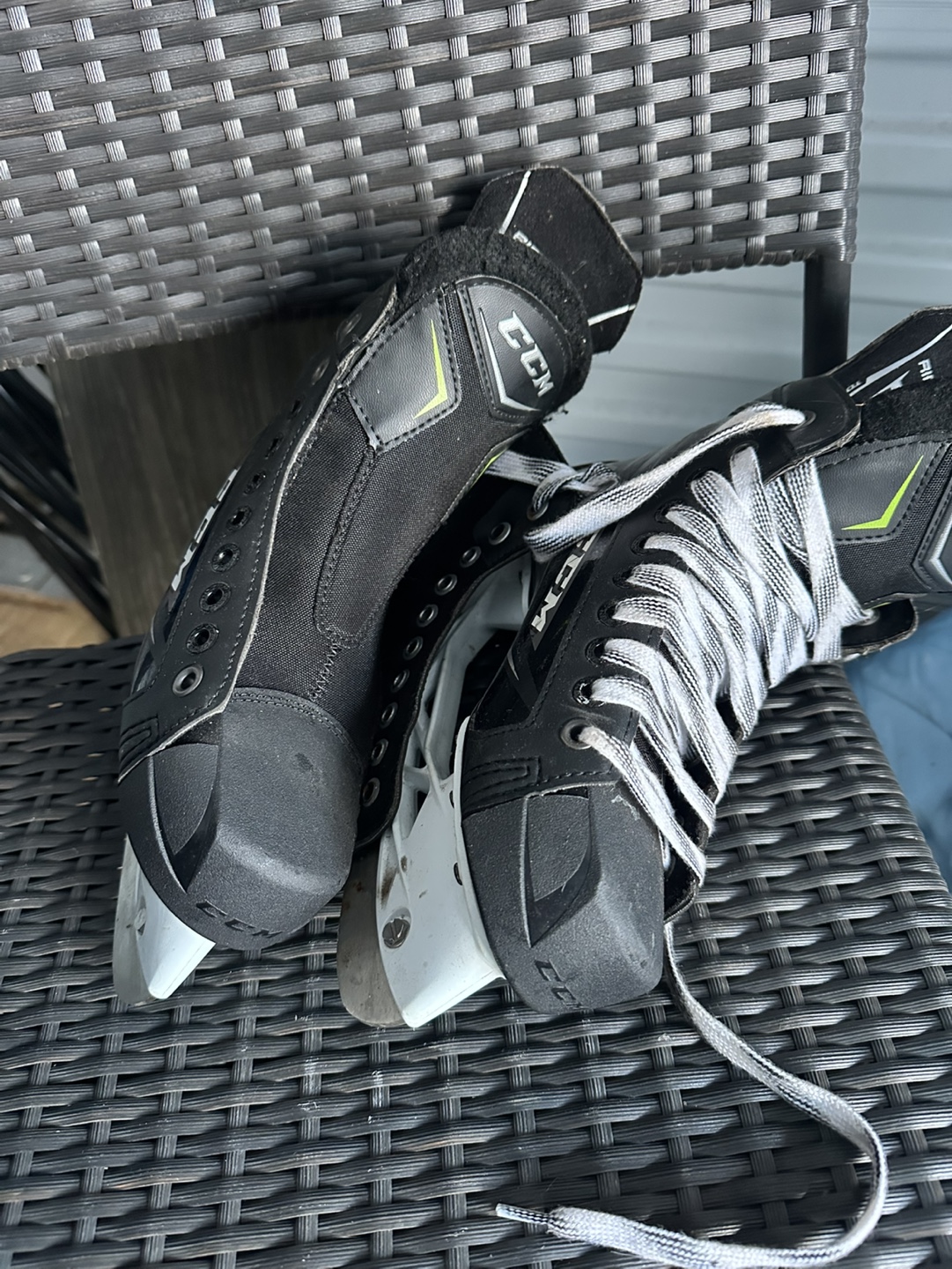CCM Ribcor 40 Ice Skates - Size 4.5 - photo 3