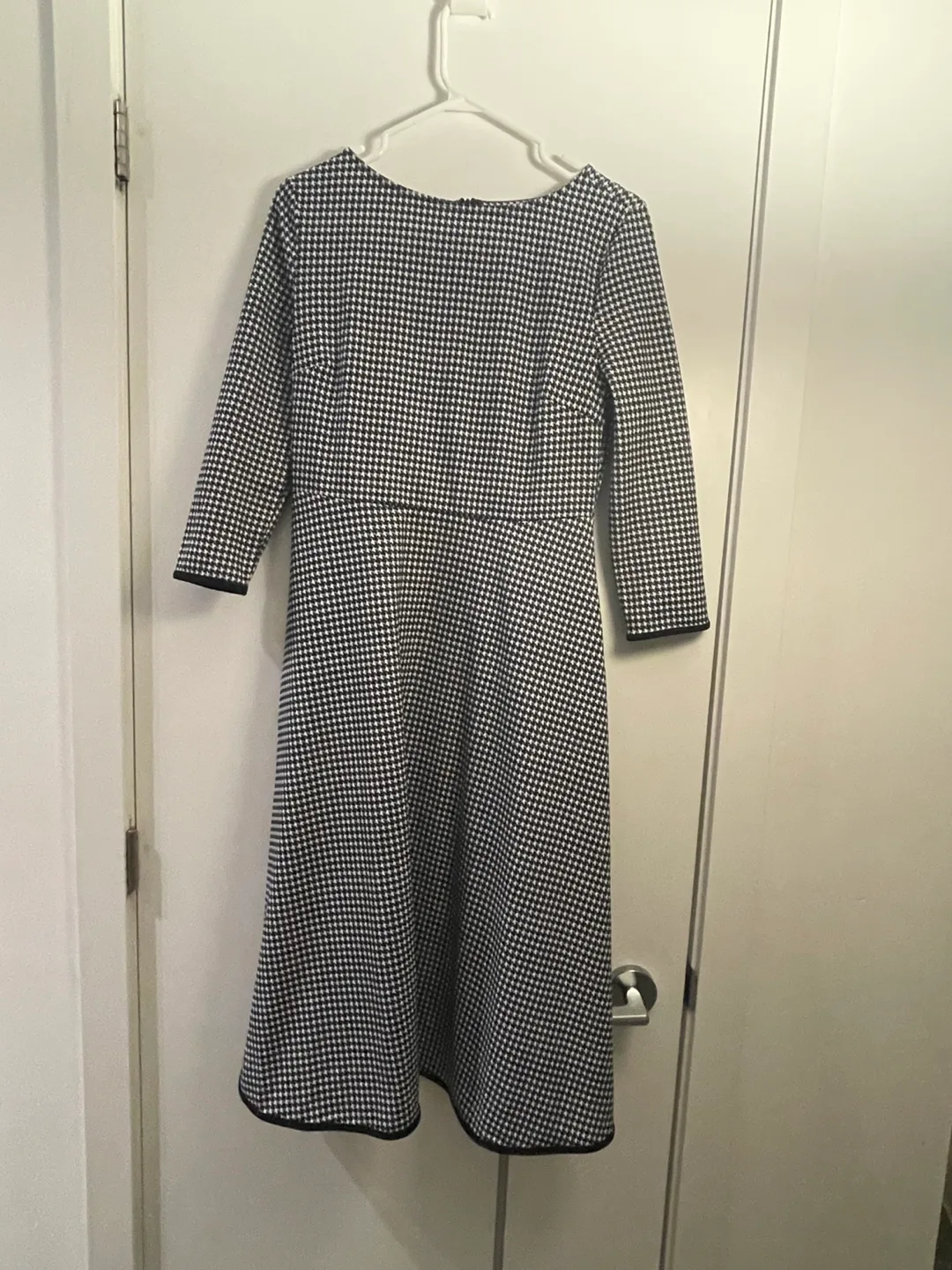 Office wear Black and White Houndstooth thumbnail