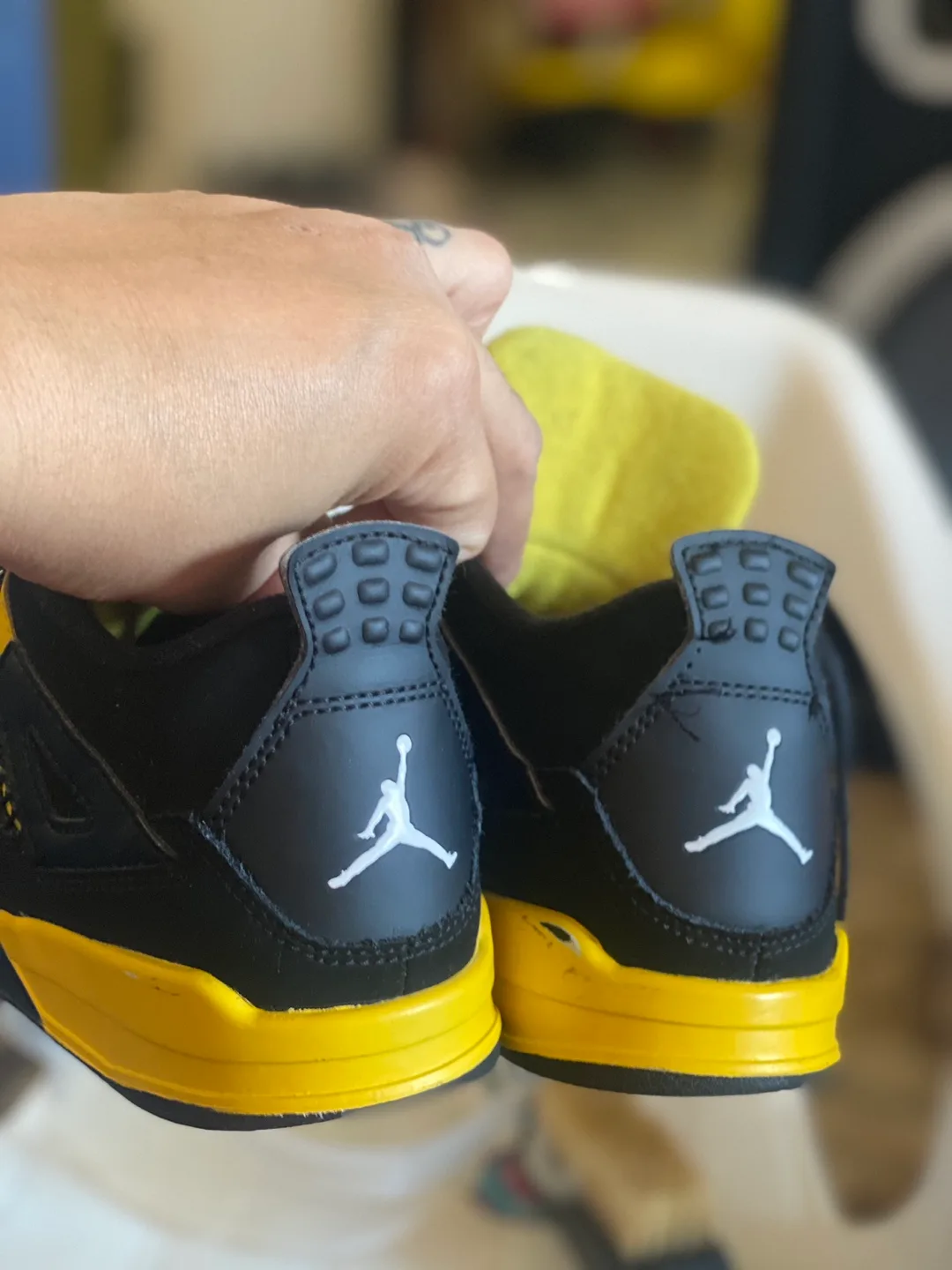 Air Jordan 4 Retro GS 'Thunder’ image indicator(6)