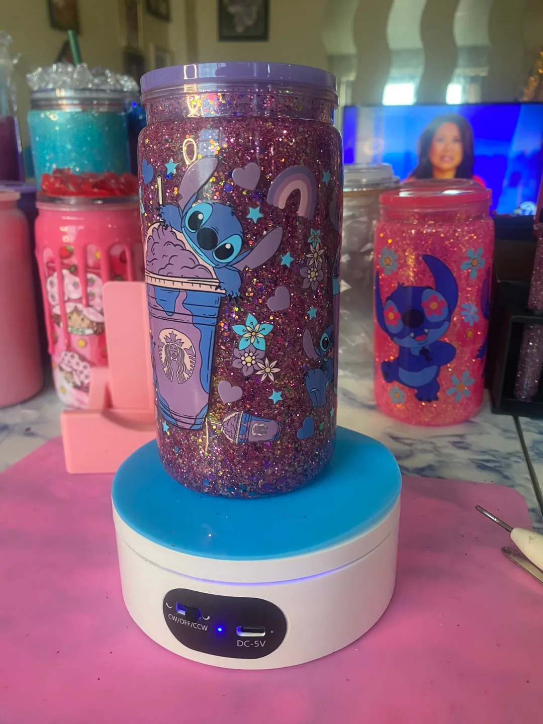 Custom Glitter Tumbler with Disney Characters image indicator(3)
