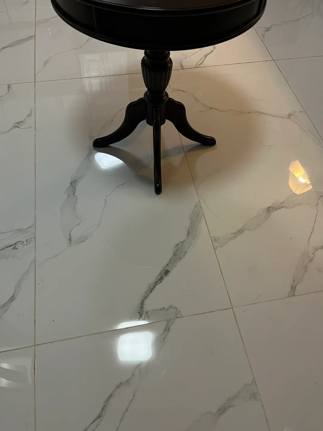 Round end table image indicator(3)