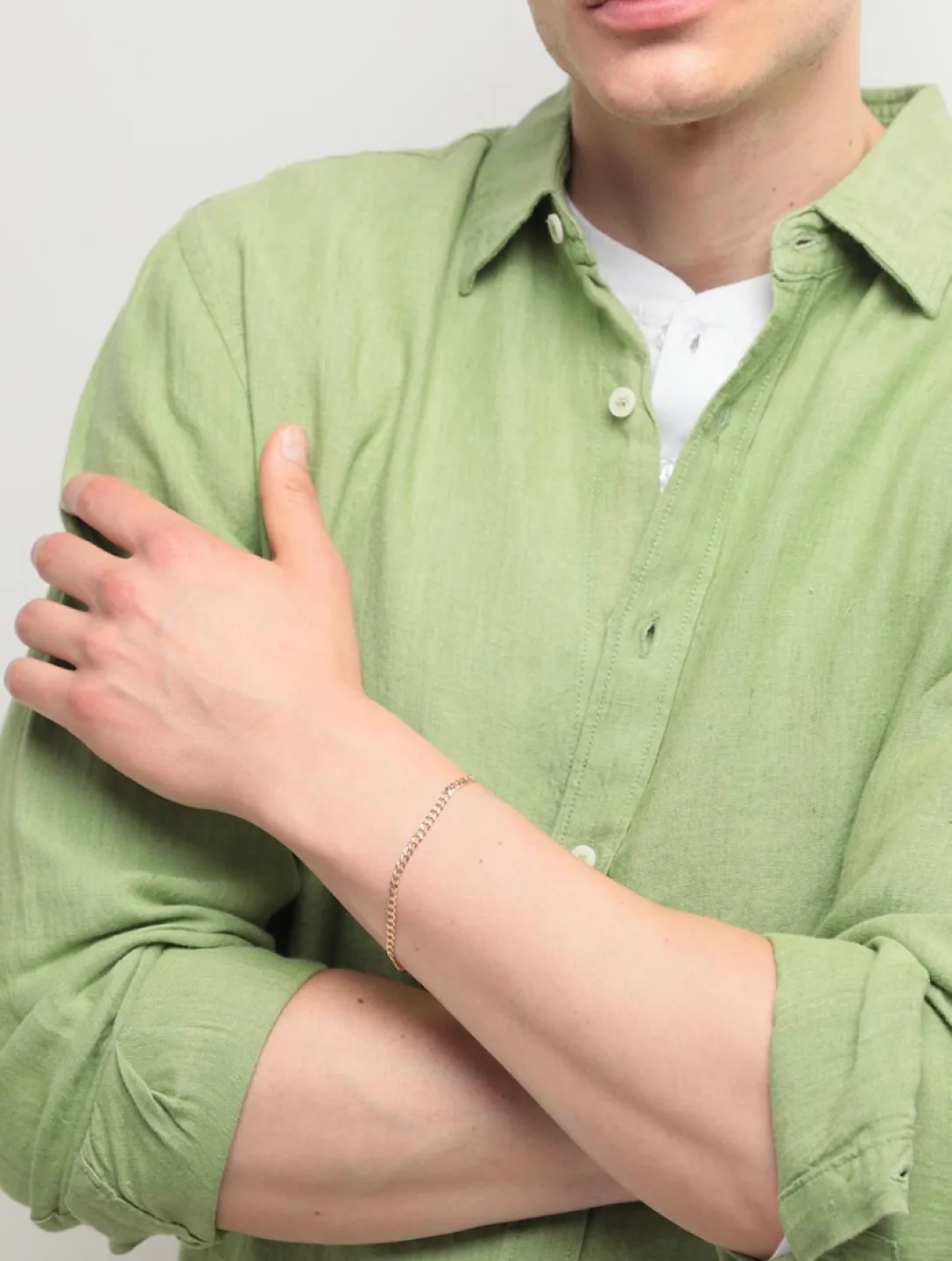 Gold Curb Chain Bracelet image indicator(3)