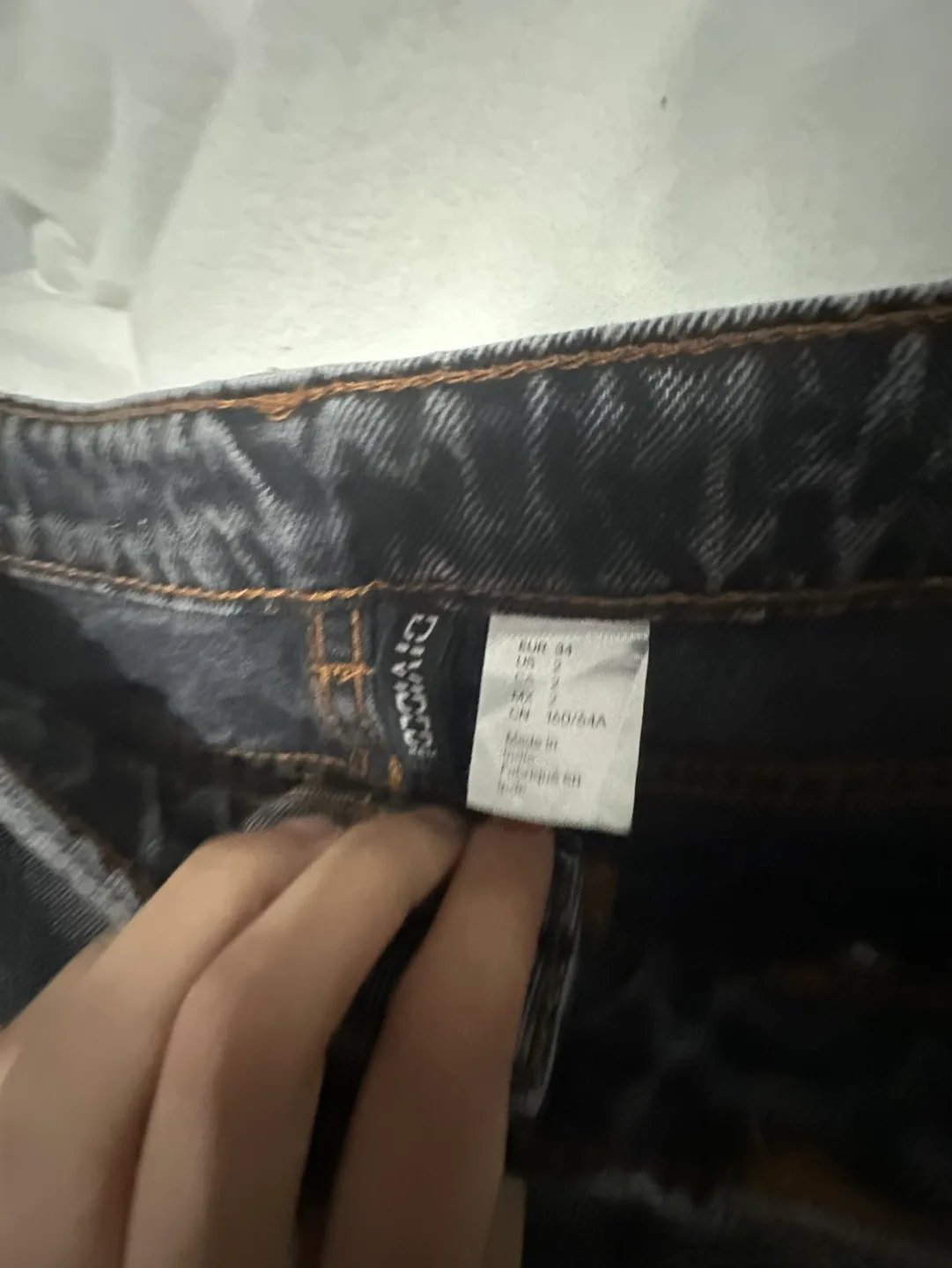 Dark Wash Straight Leg low waisted Jeans - Size 2 image indicator(3)