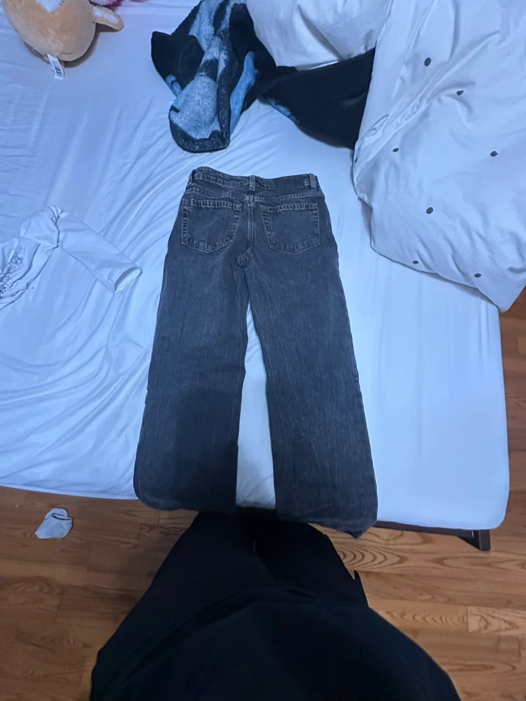 Dark Wash Straight Leg low waisted Jeans - Size 2 image indicator(2)