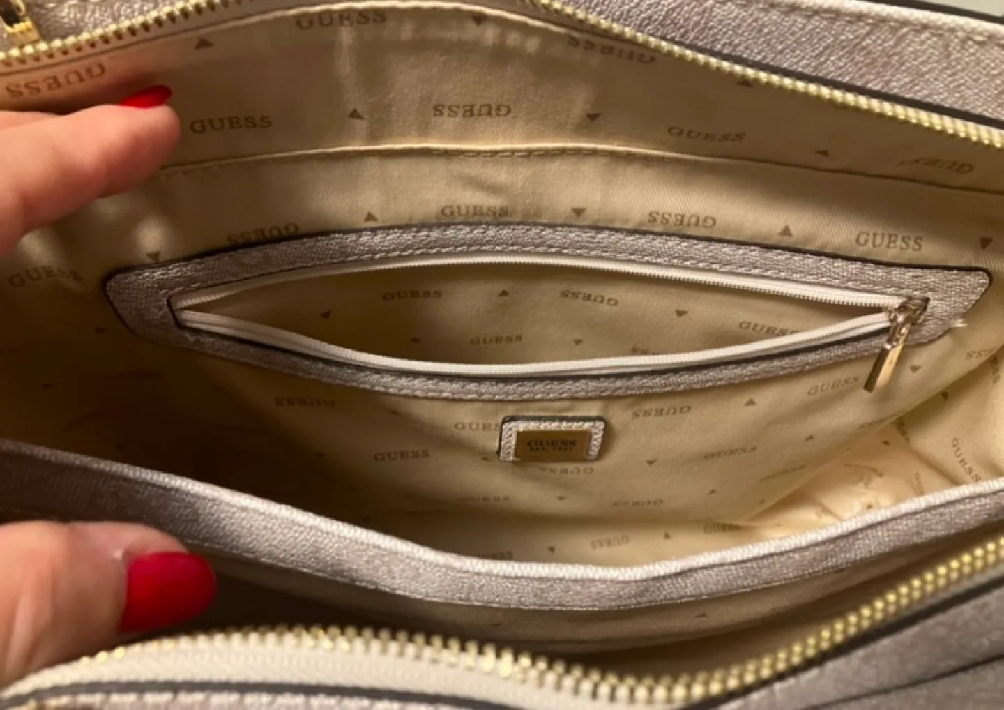 Guess Beige Tote Bag image indicator(6)