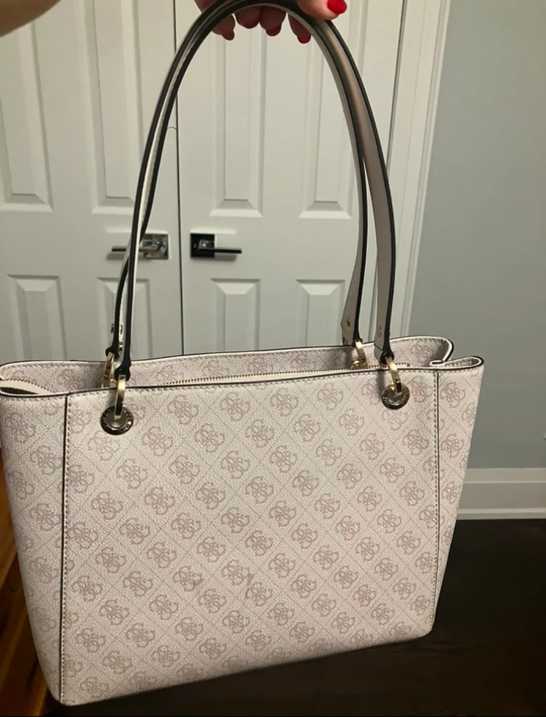 Guess Beige Tote Bag image indicator(2)