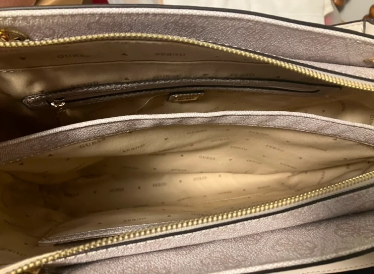 Guess Beige Tote Bag image indicator(7)