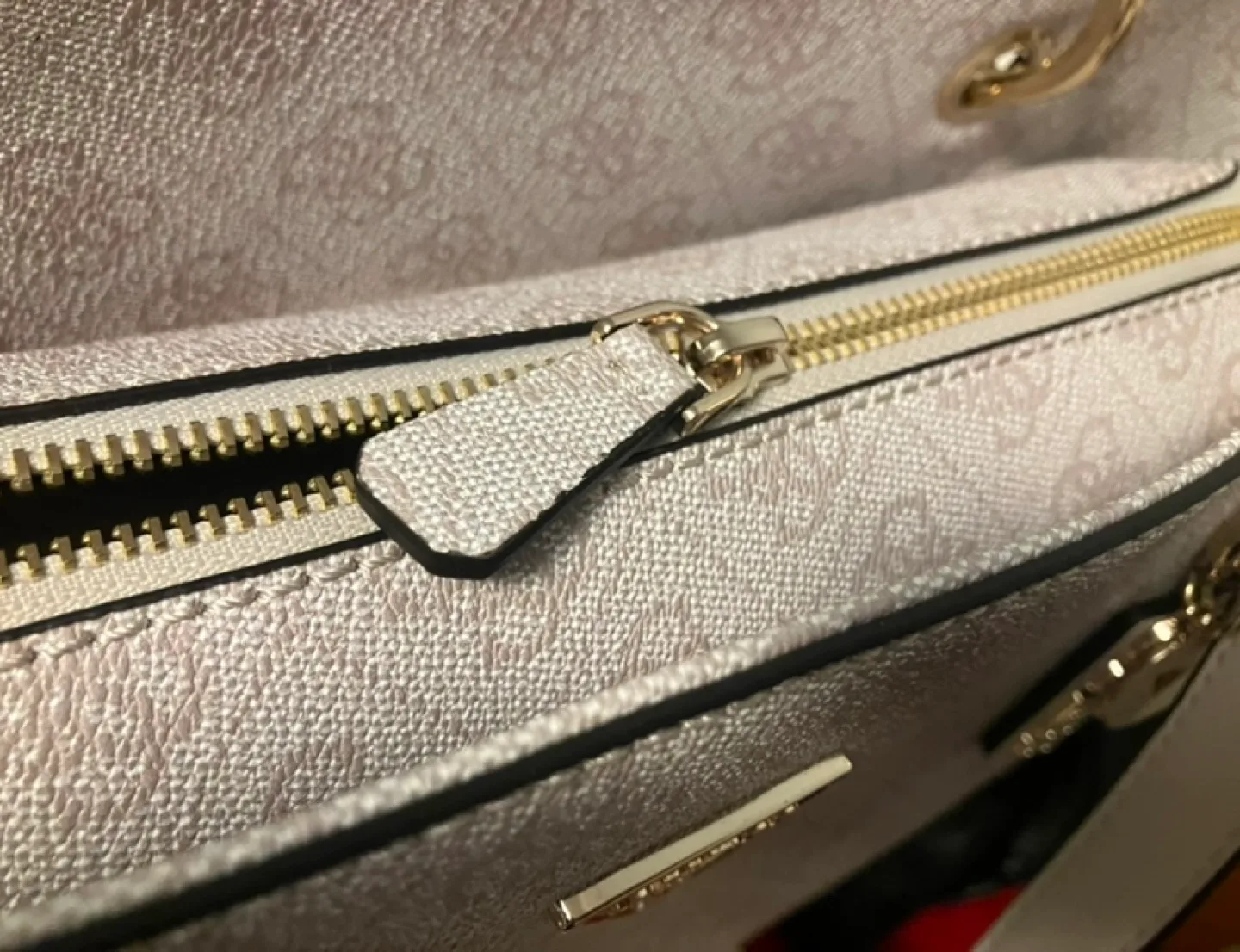 Guess Beige Tote Bag image indicator(10)