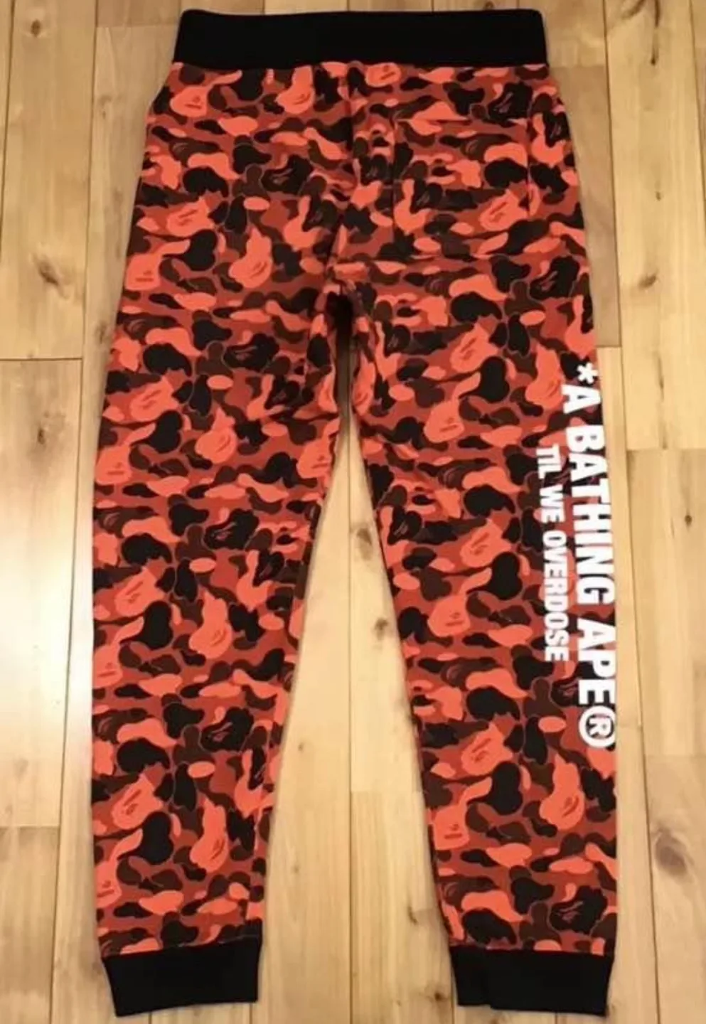 A Bathing Ape x XO Red Camo Sweatpants image indicator(2)