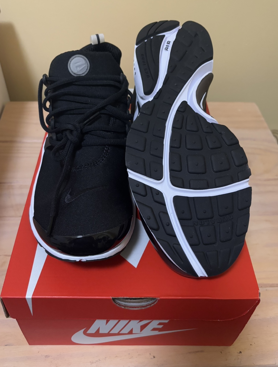 Nike Air Presto Black/White Mens US Size 11