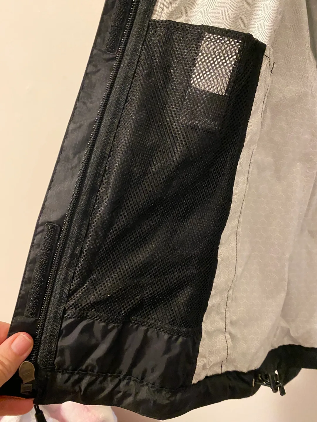 North Face Women’s Waterproof Jacket - M image indicator(5)