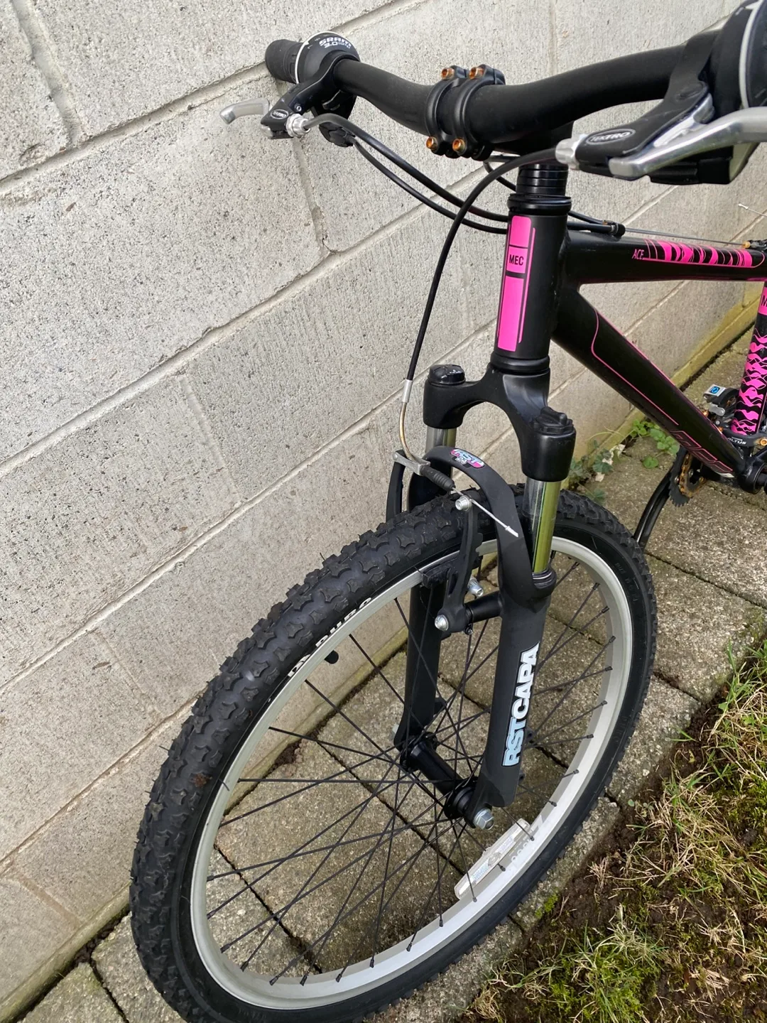 MEC Ace kids mountain bike (pink) image indicator(2)