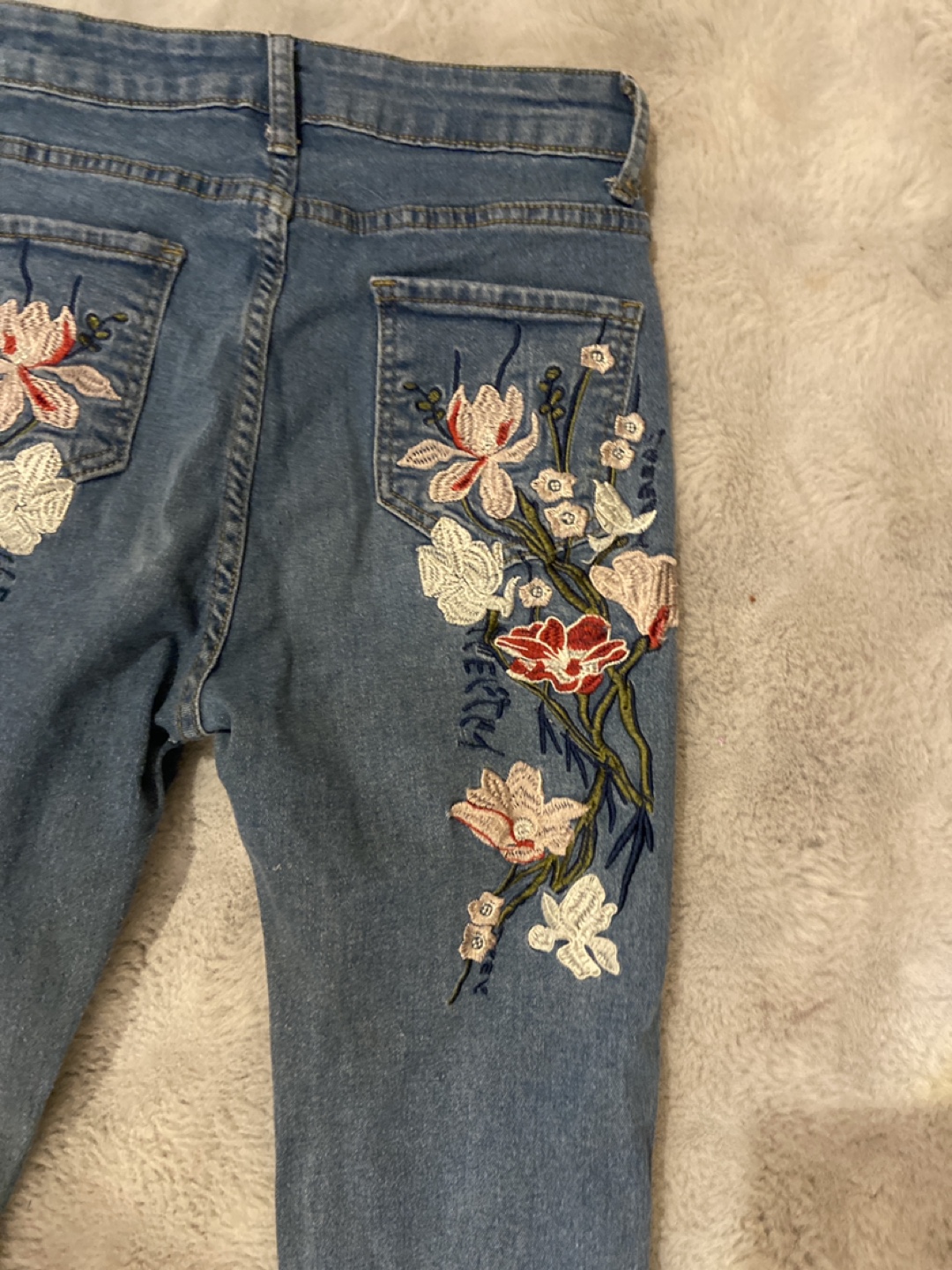 Floral Embroidered Bell Bottom Jeans - Size Small - photo 2