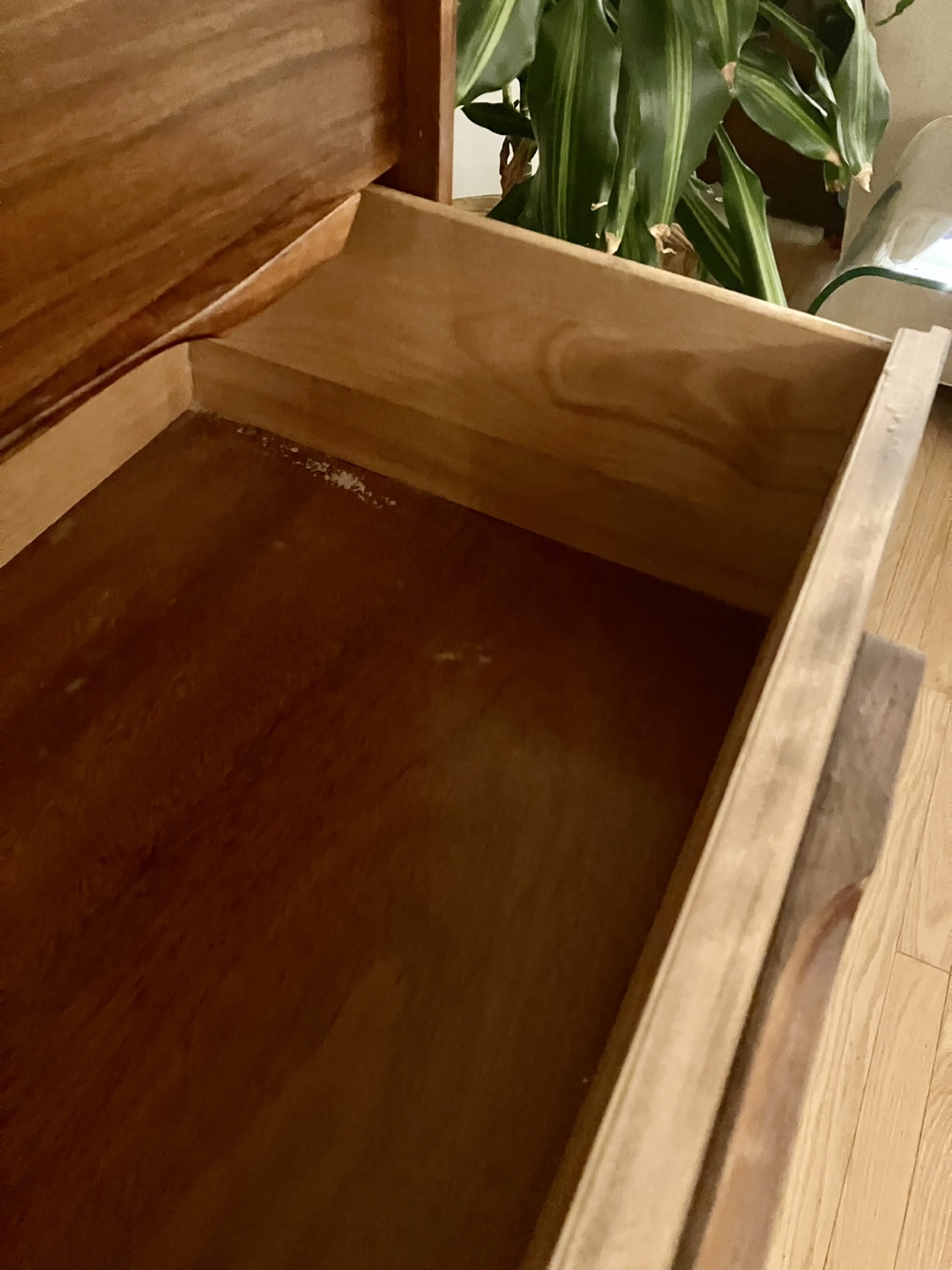 Mid-Century Modern Four-Drawer Chest - photo 5