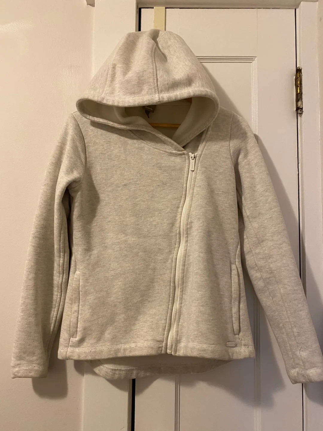 Bench Women’s Hoodie w asymmetrical zipper L image indicator(2)