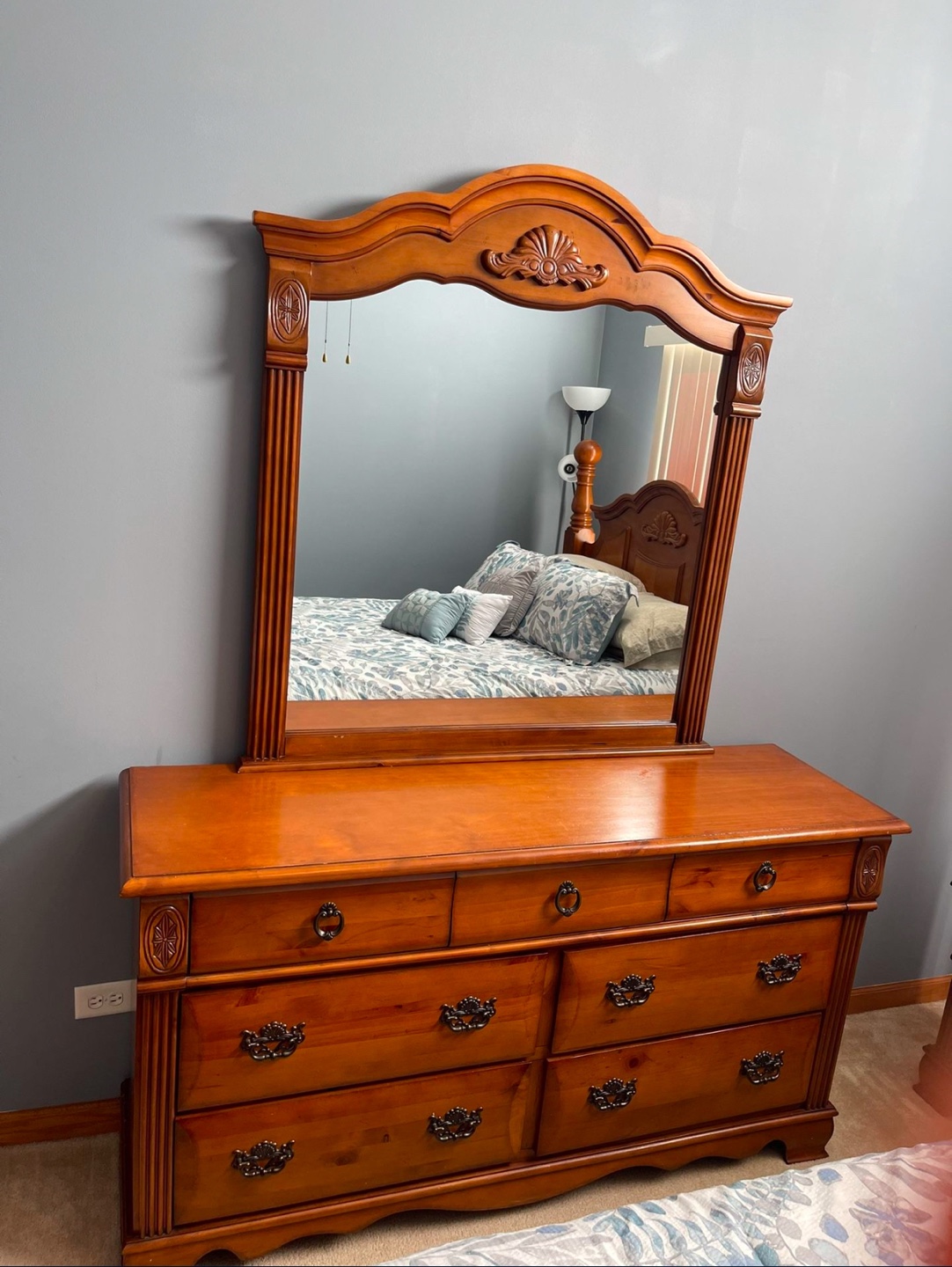 Wooden Bedroom Set - Queen - photo 2